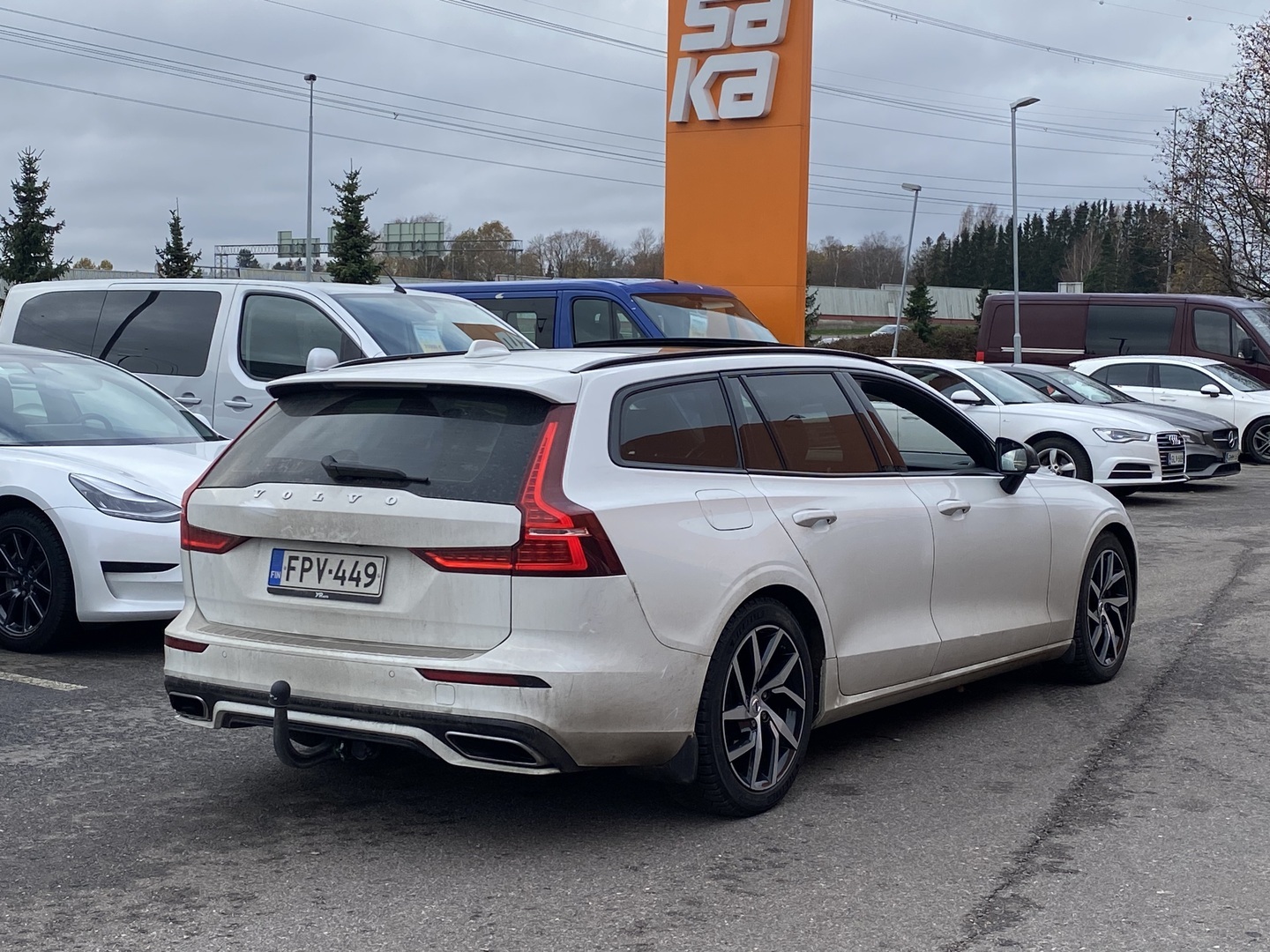 VOLVO V60 2021