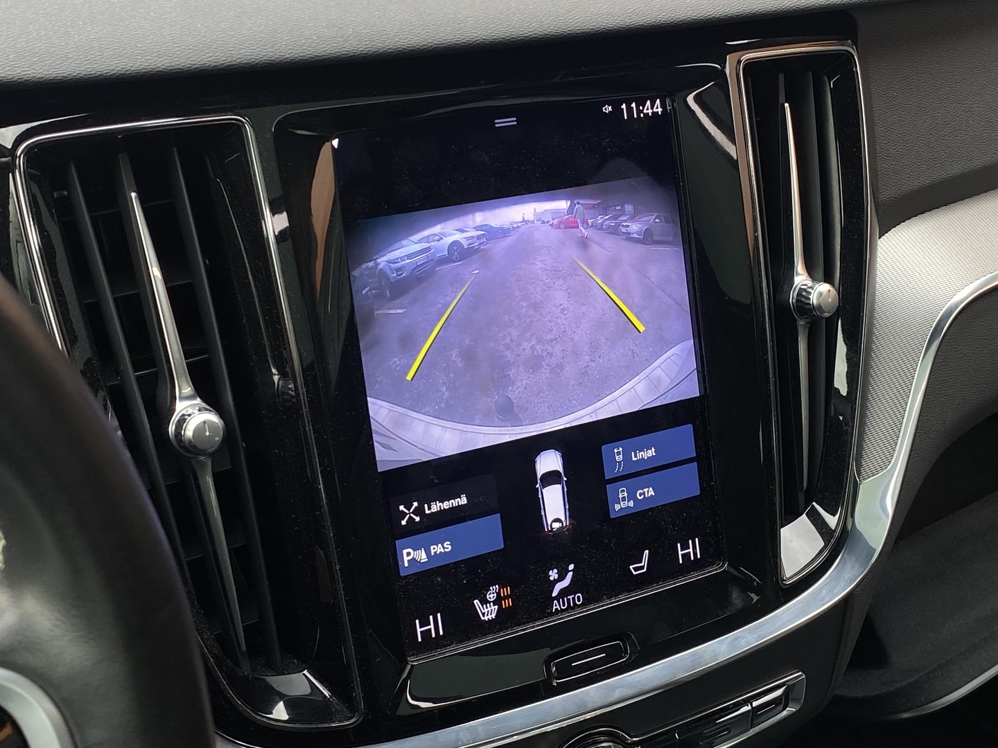 VOLVO V60 2021