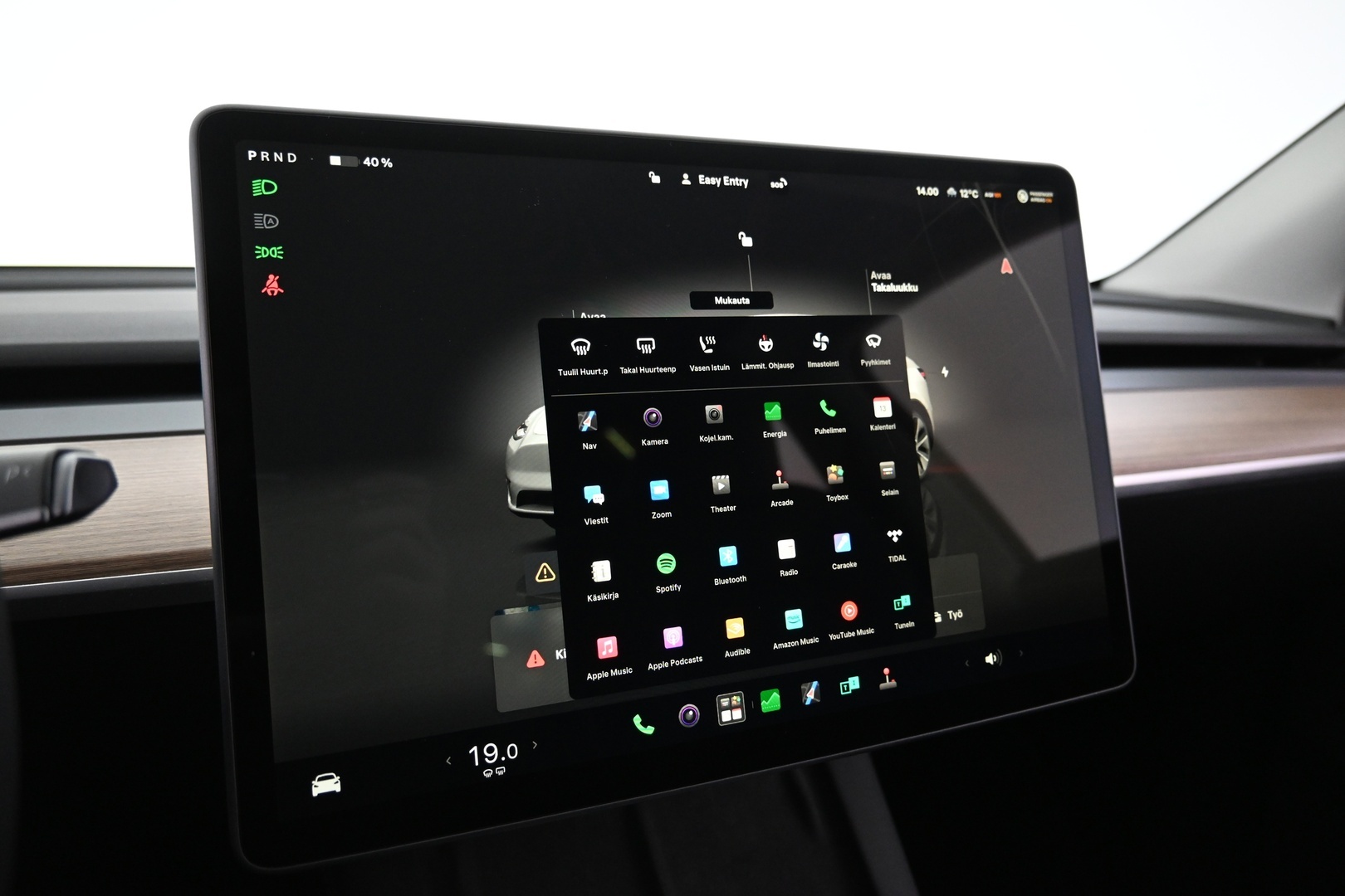 TESLA Model Y 2023
