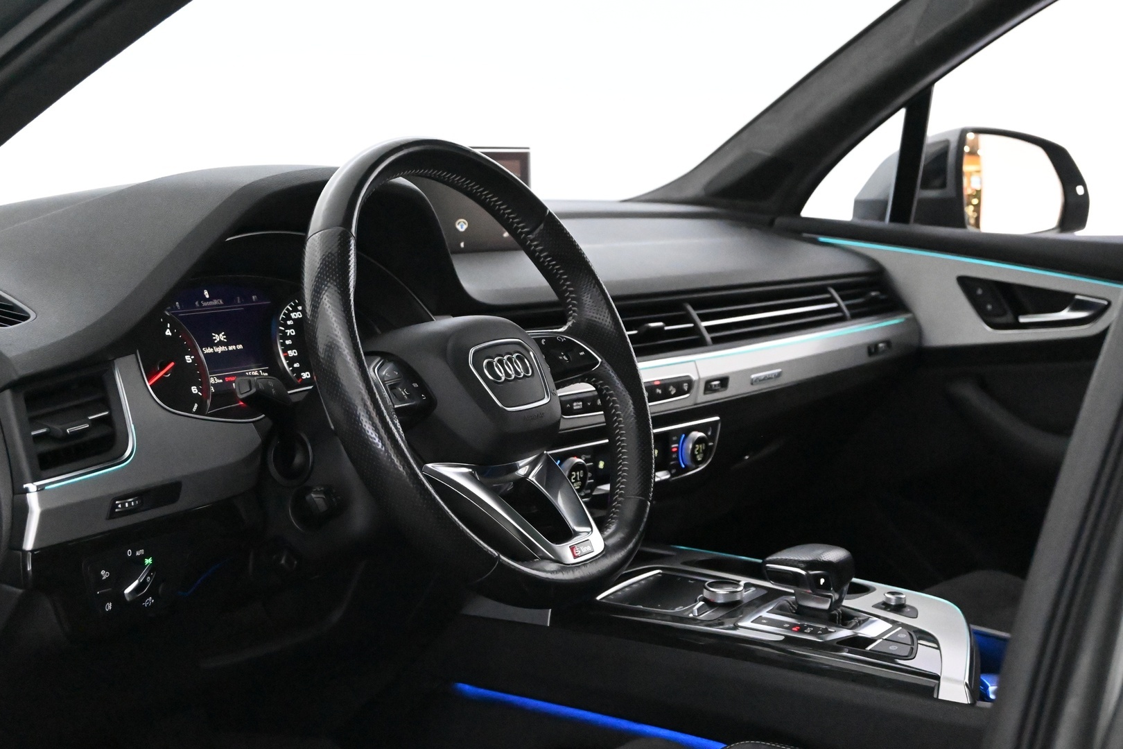 AUDI Q7 2015