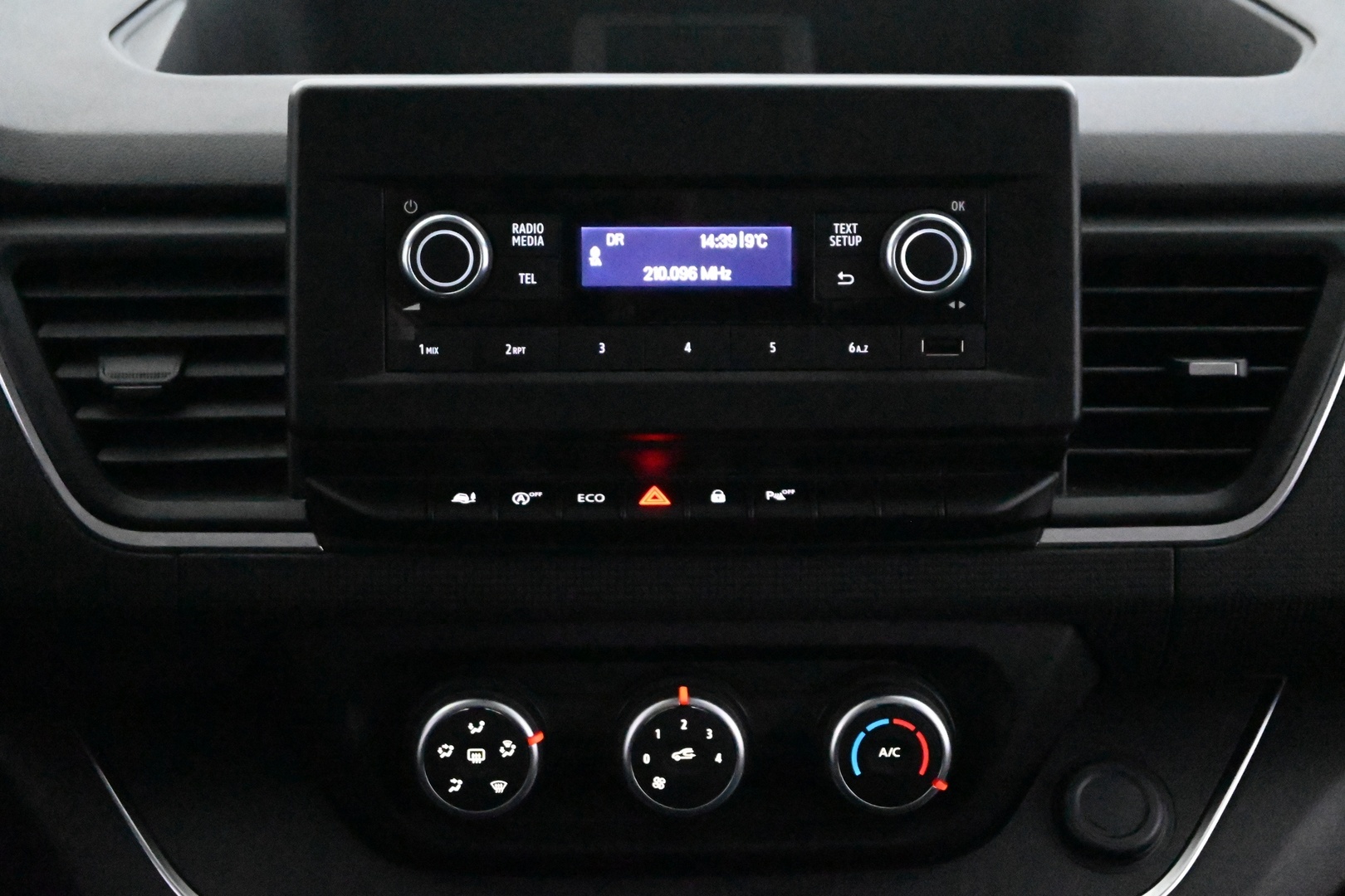 RENAULT Trafic Combi 2024