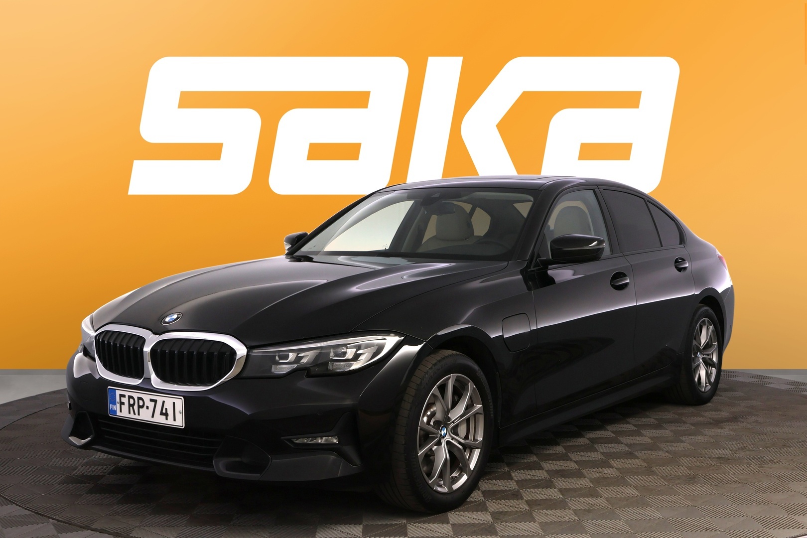 BMW 330 2020