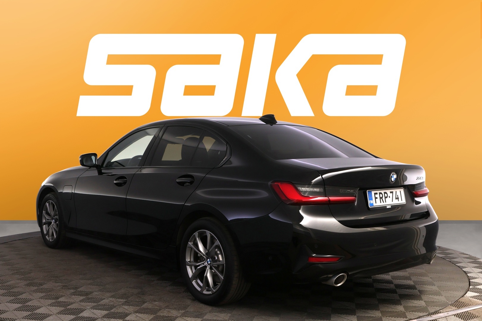BMW 330 2020