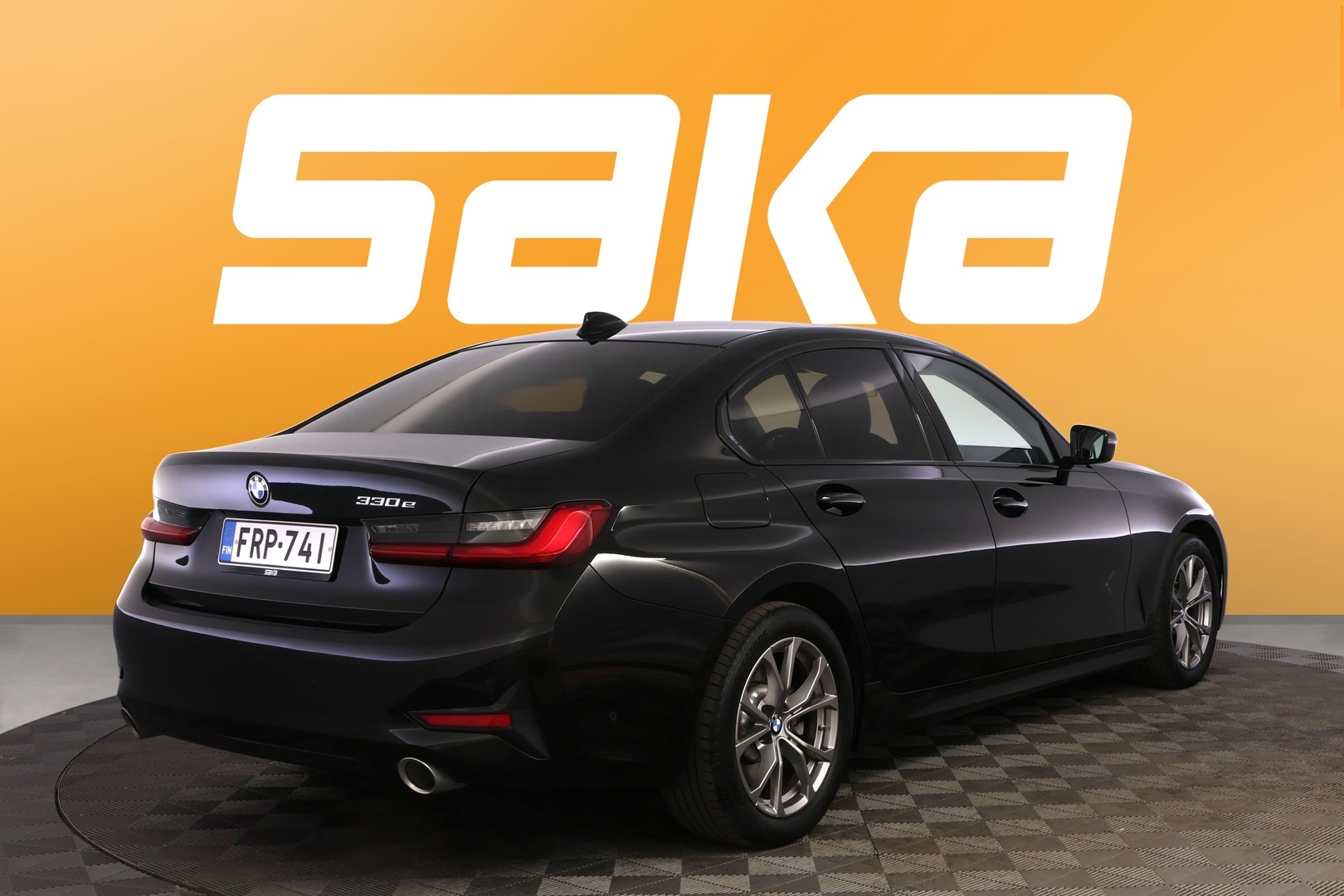 BMW 330 2020