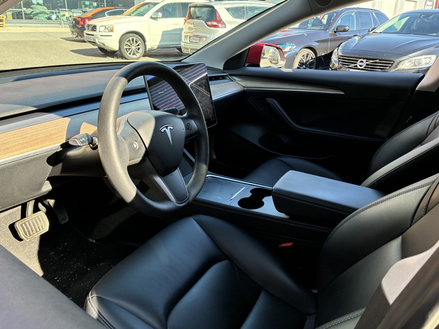 TESLA Model 3 2021