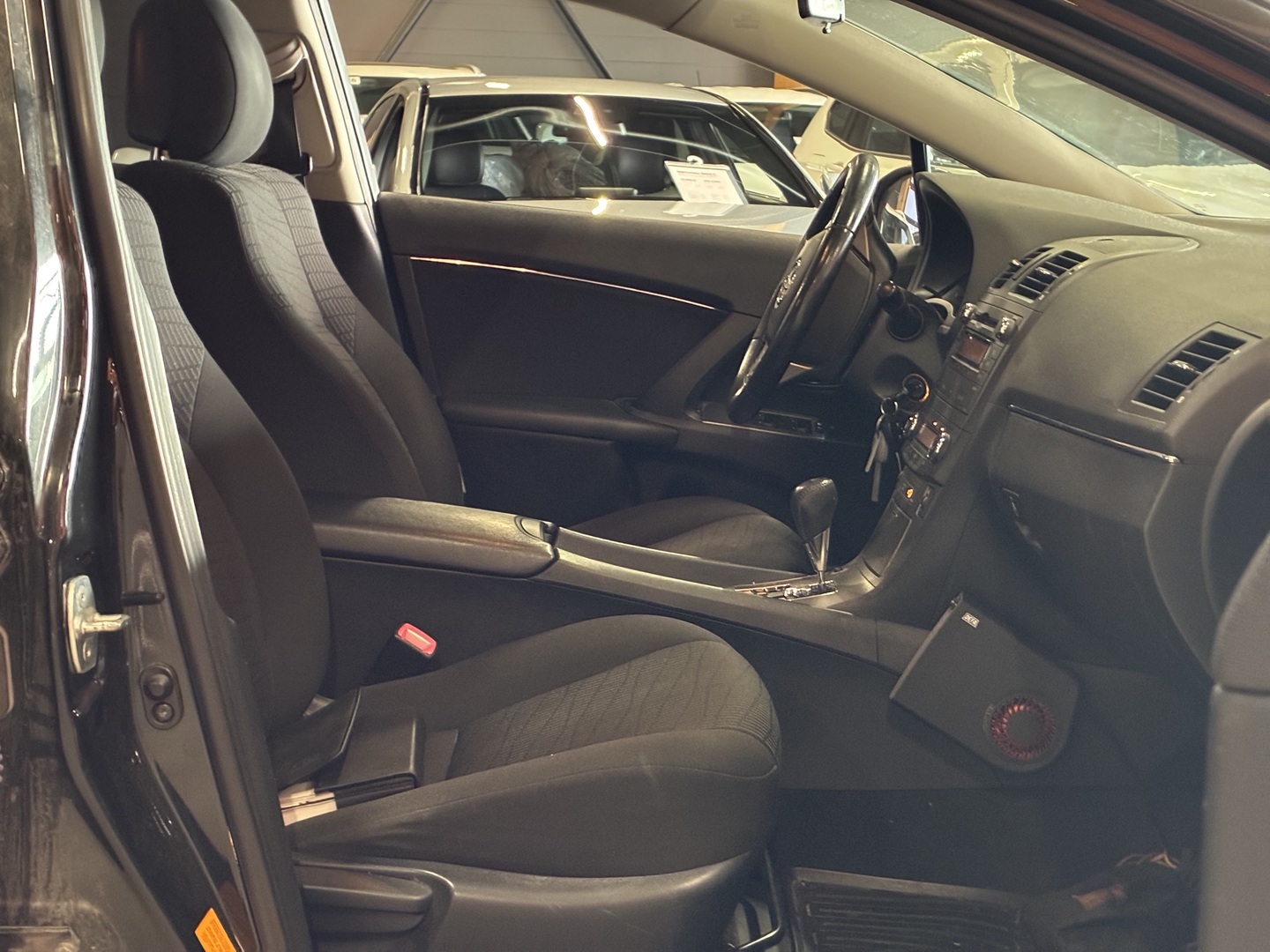 TOYOTA Avensis 2009