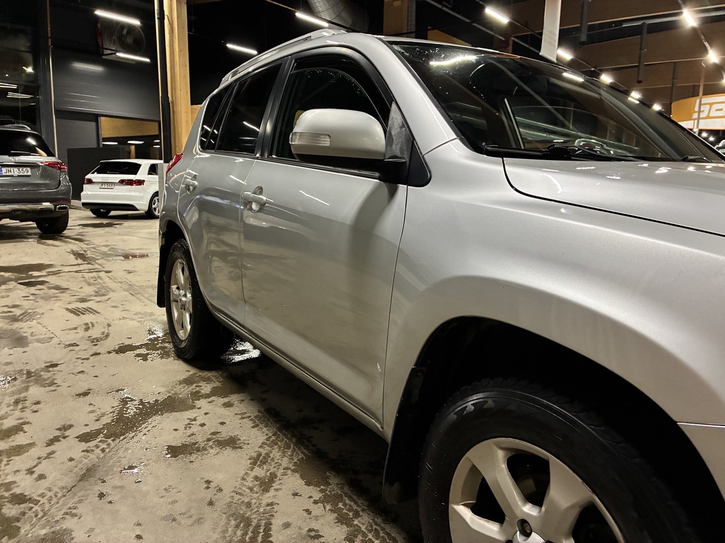 TOYOTA RAV4 2011