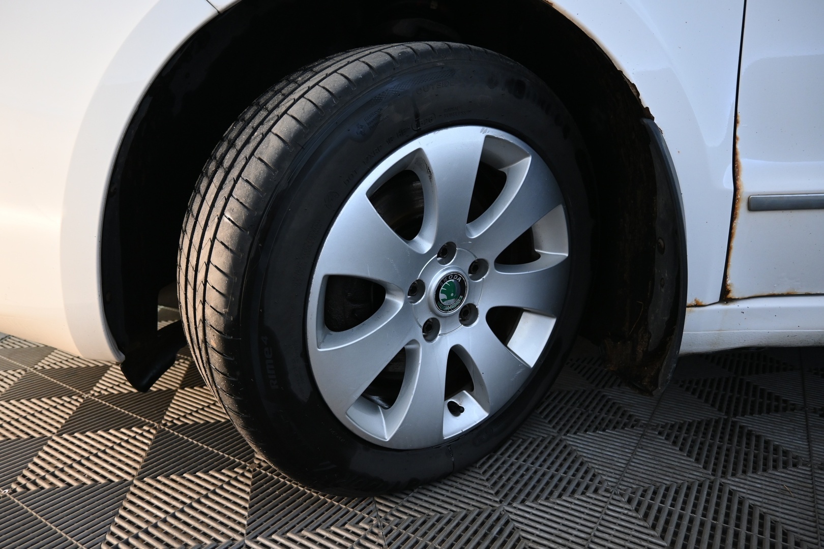 SKODA Superb 2010