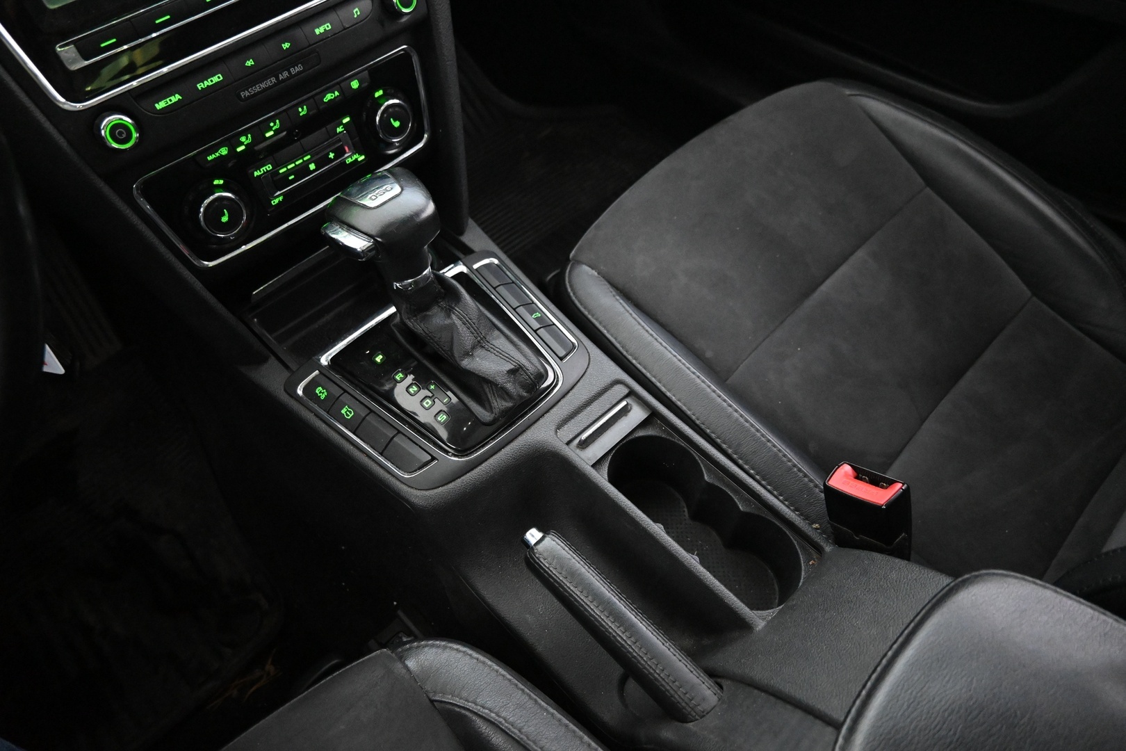SKODA Superb 2010