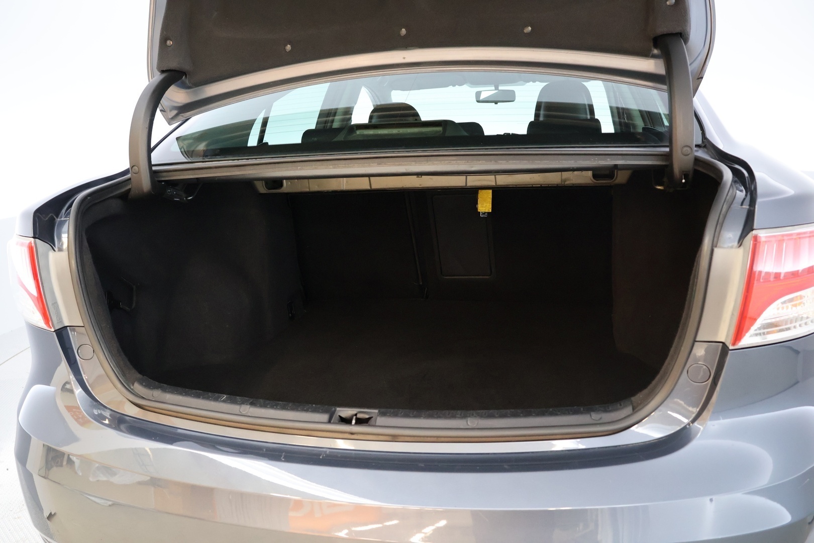 TOYOTA Avensis 2011