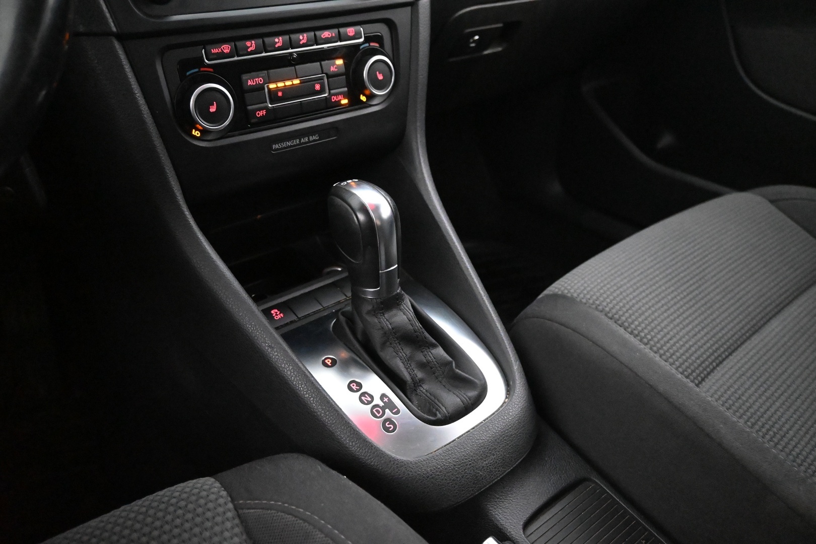VOLKSWAGEN Golf 2011