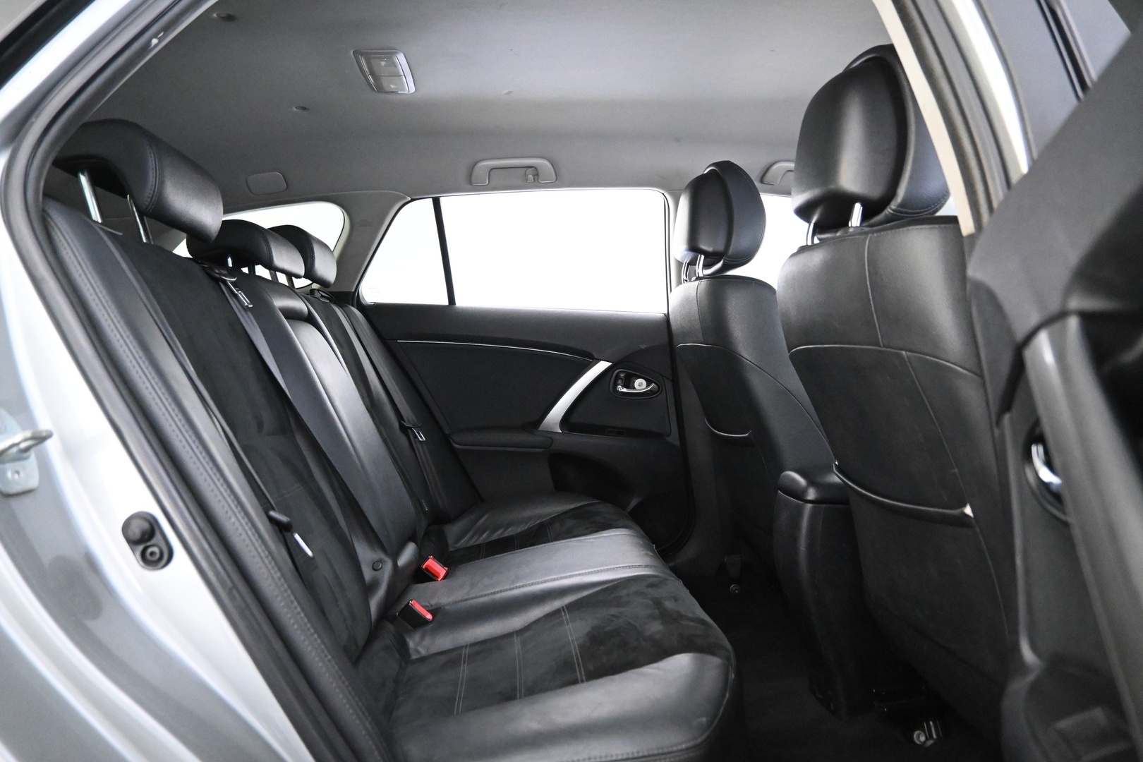 TOYOTA Avensis 2014