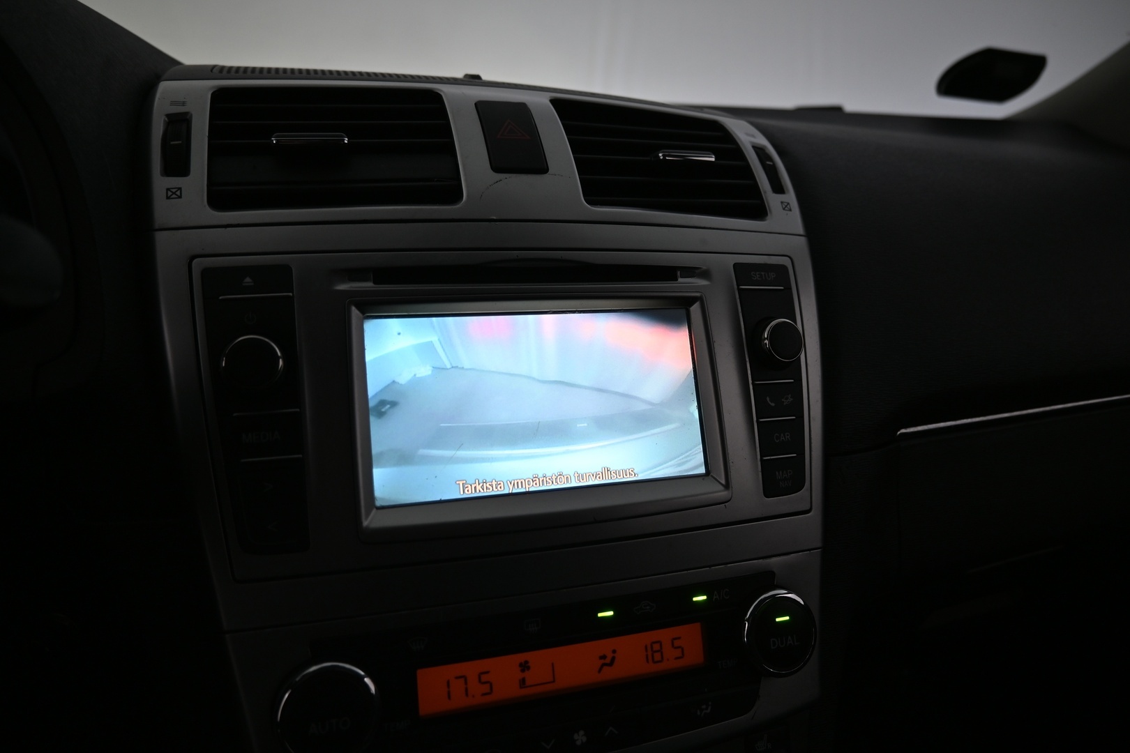 TOYOTA Avensis 2014