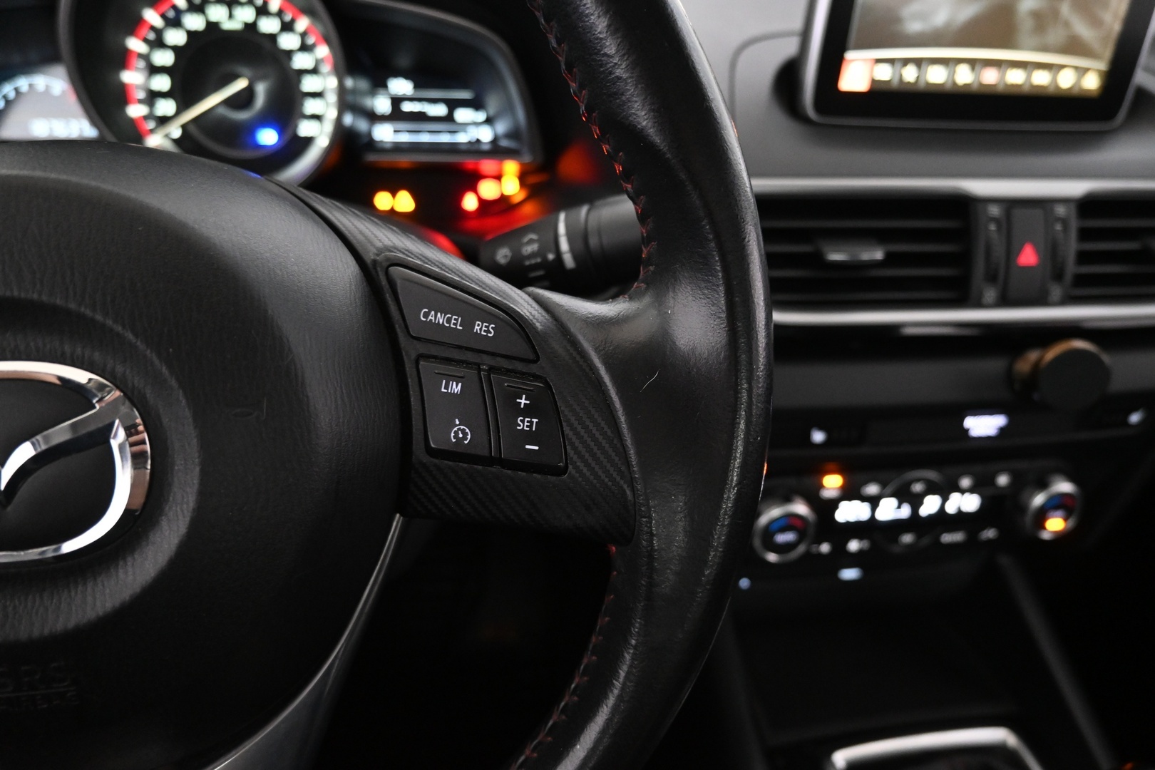 MAZDA 3 2014