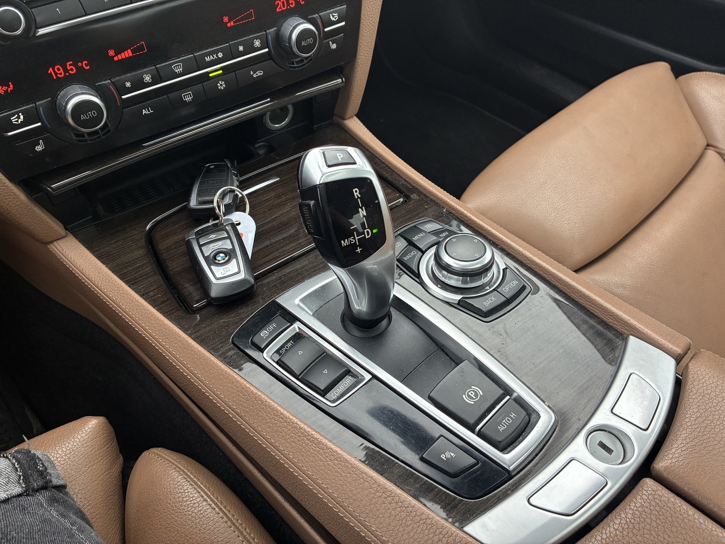BMW 740 2010