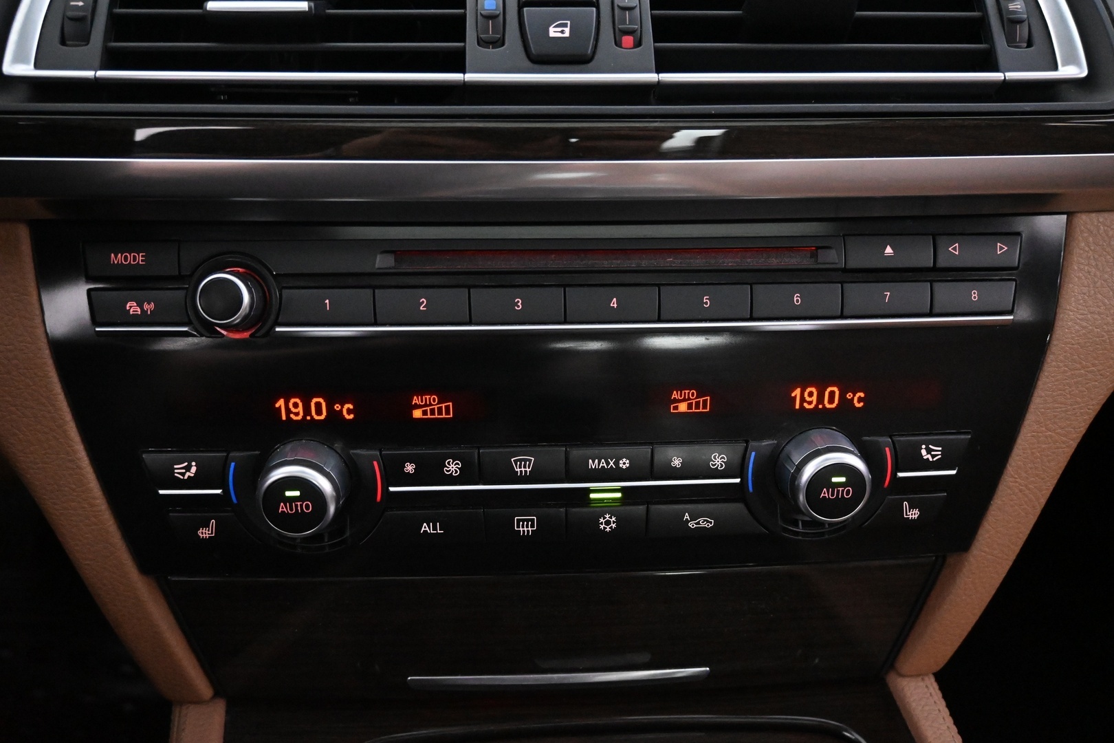 BMW 740 2011