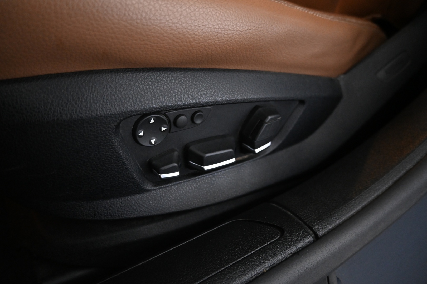 BMW 740 2011