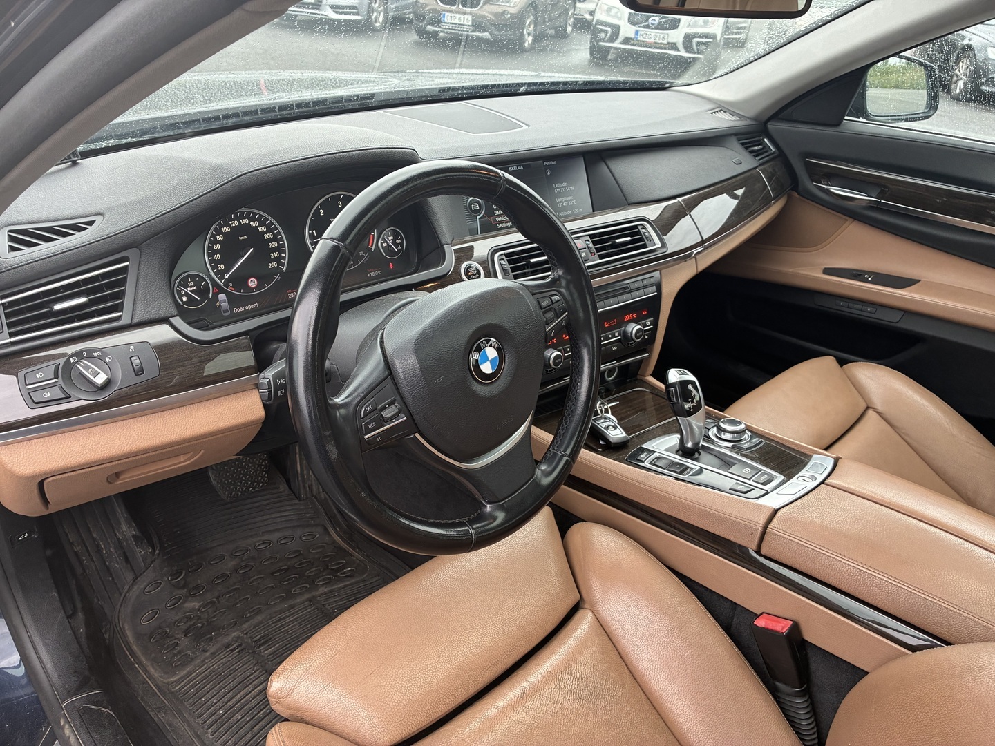 BMW 740 2010