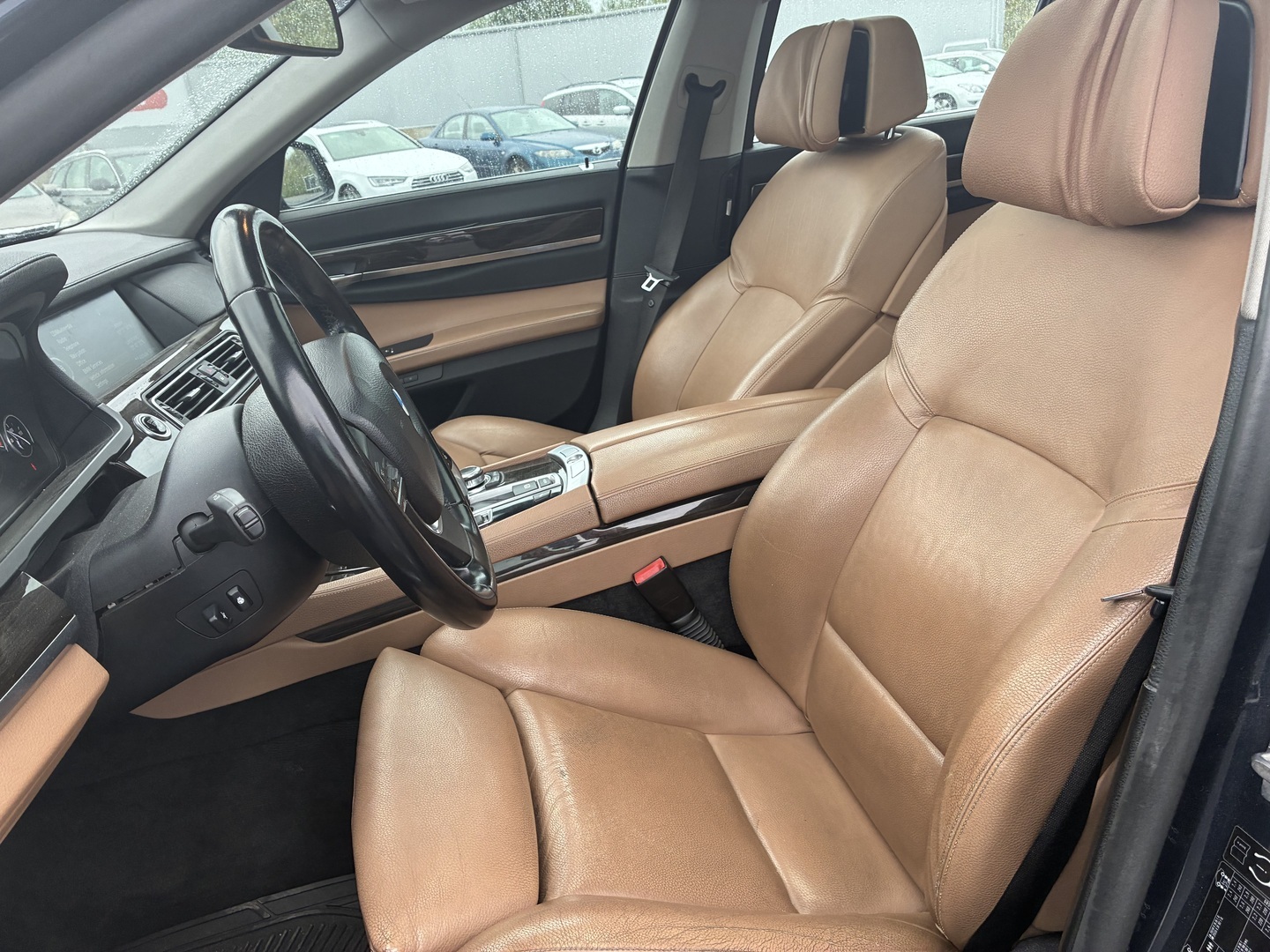 BMW 740 2010