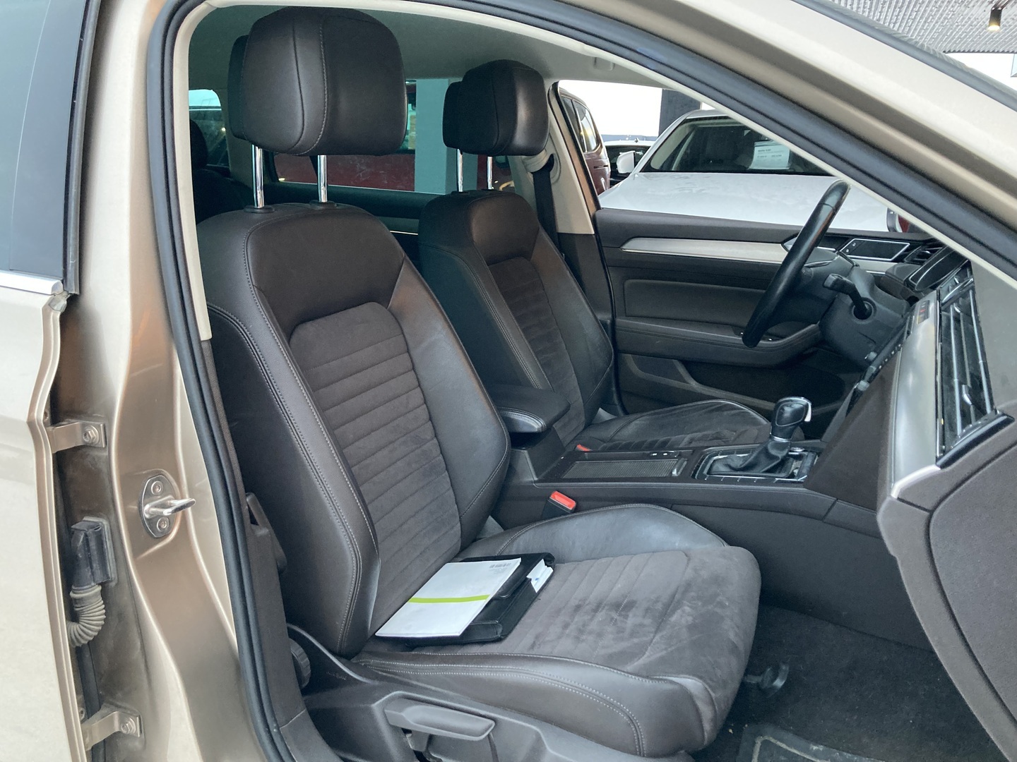 VOLKSWAGEN Passat 2016