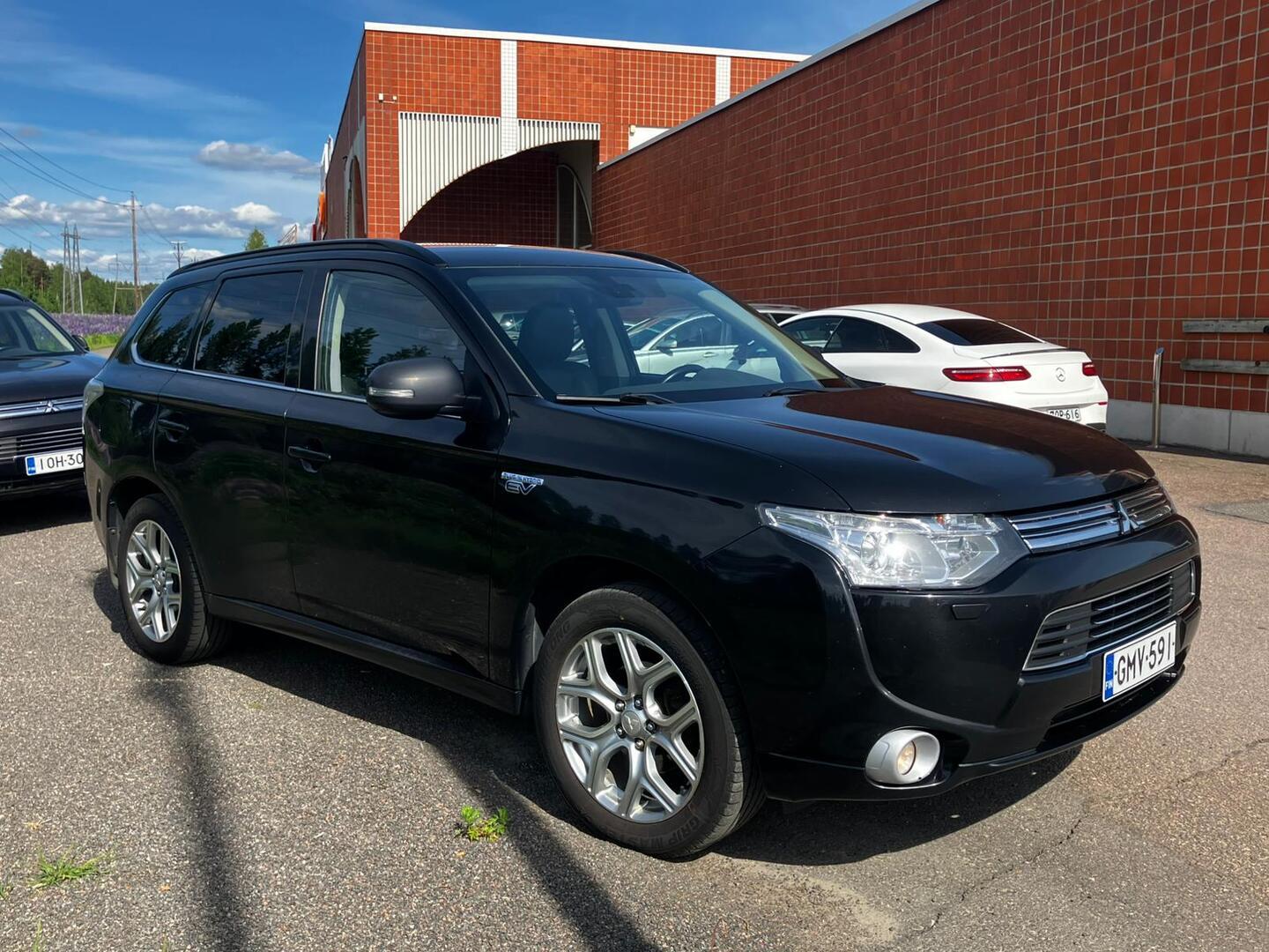 MITSUBISHI Outlander 2014