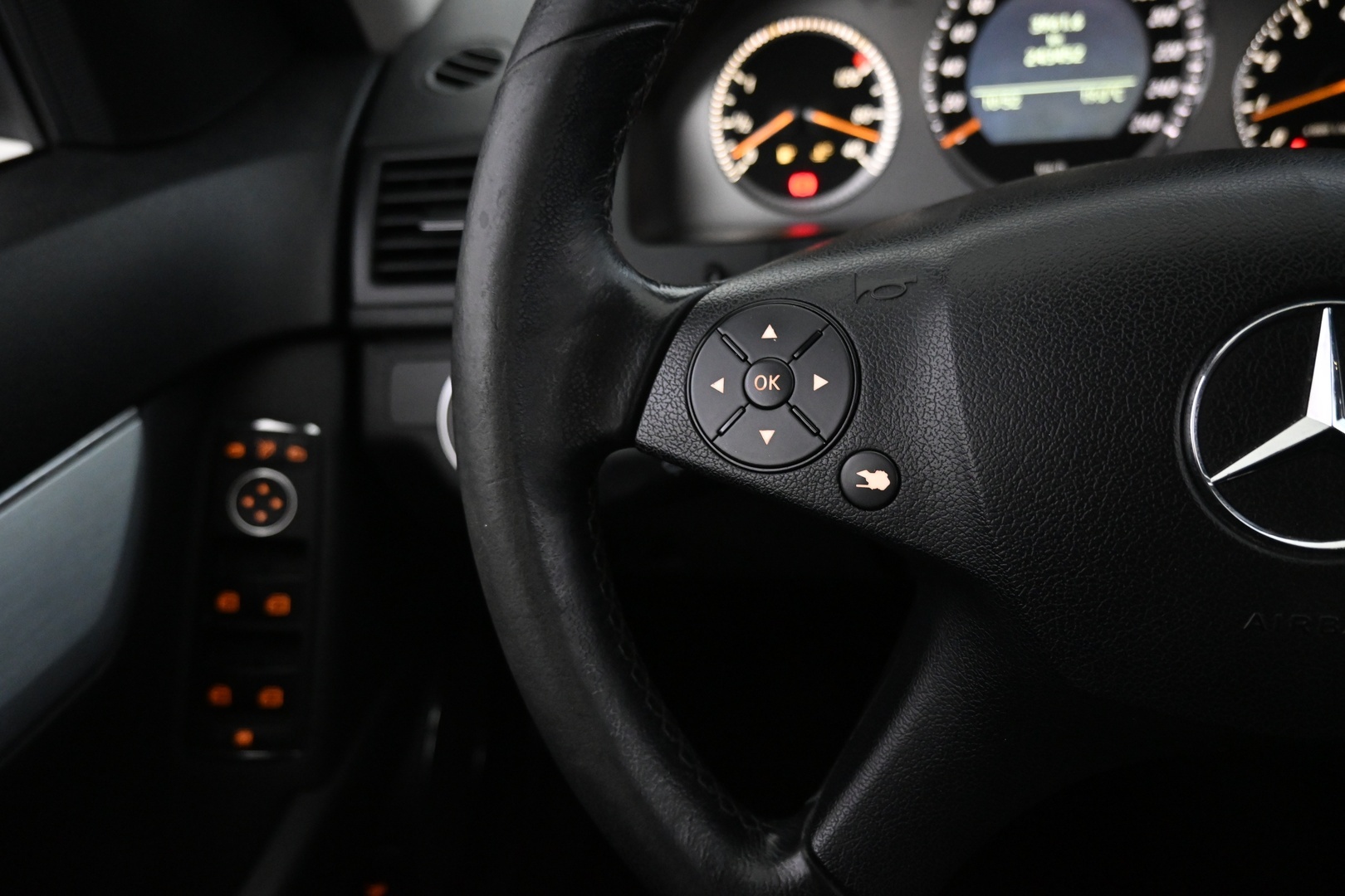 MERCEDES-BENZ C 2008