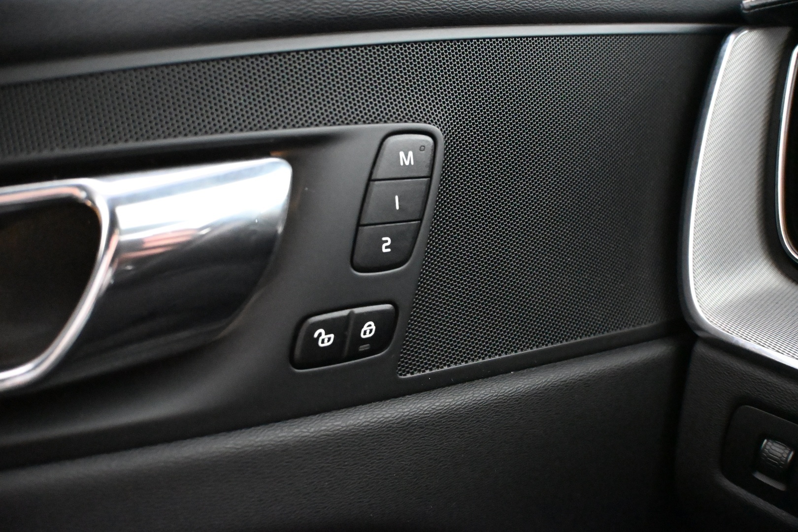 VOLVO XC60 2020