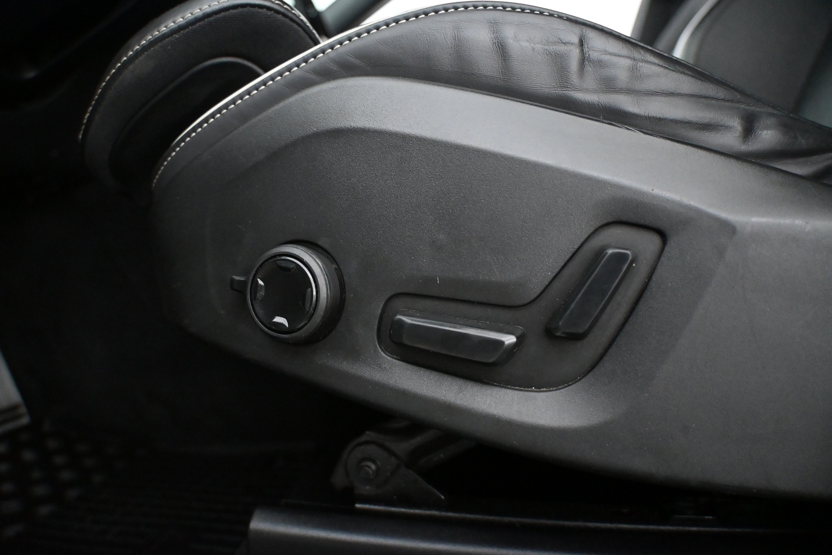 VOLVO XC60 2020