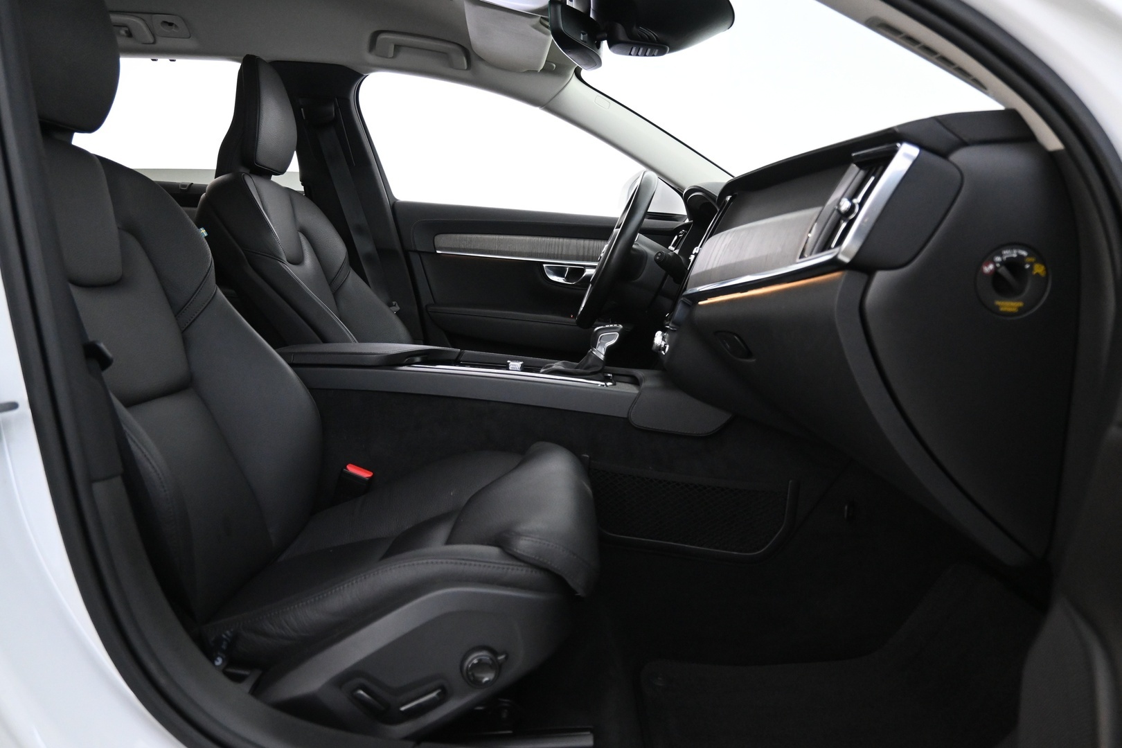 VOLVO V90 2021