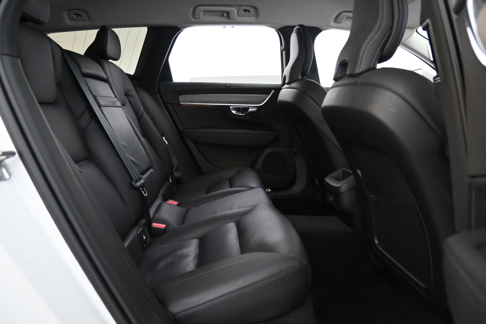 VOLVO V90 2021