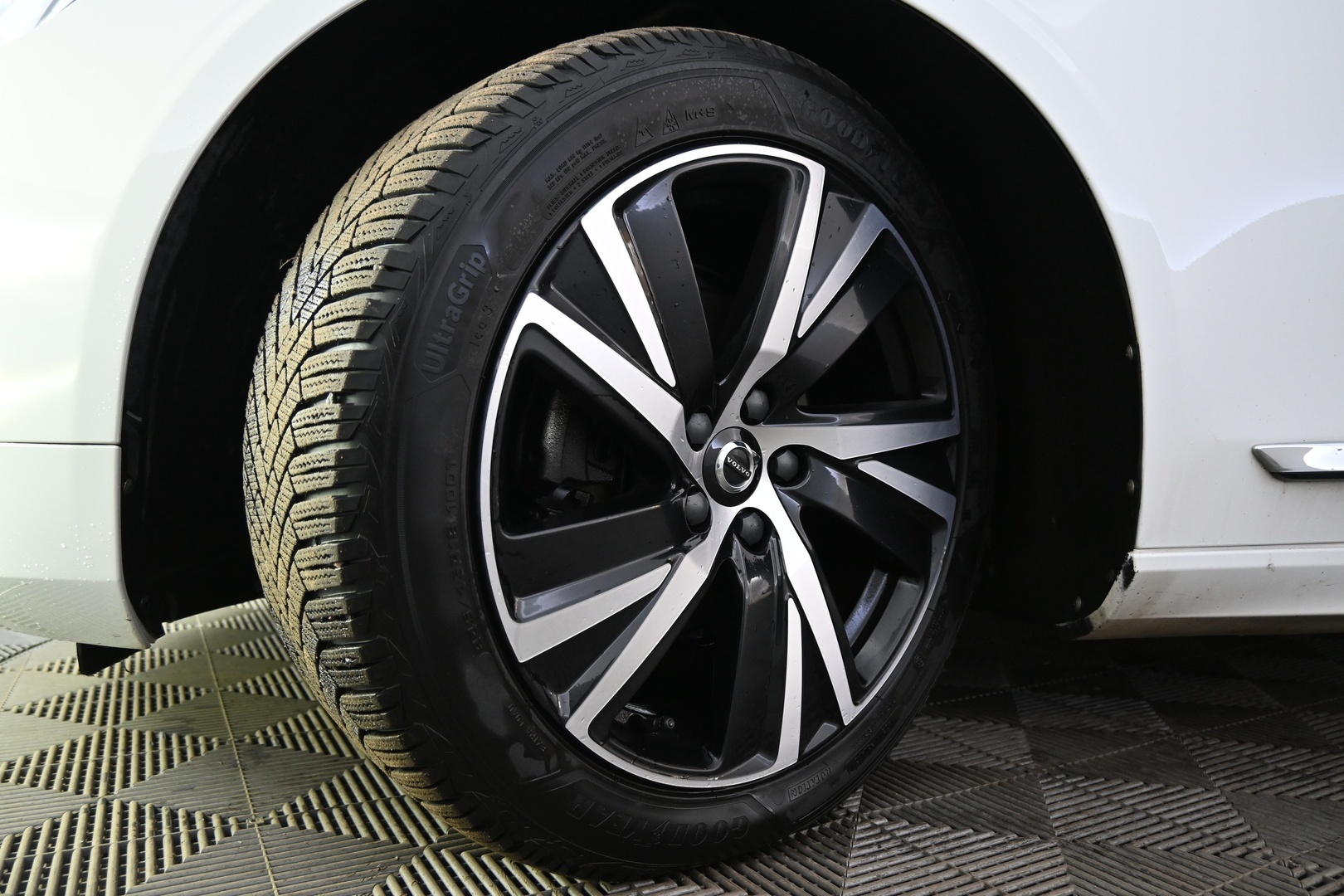 VOLVO V90 2021