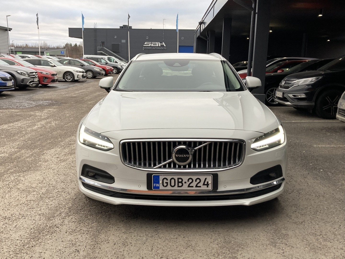 VOLVO V90 2021