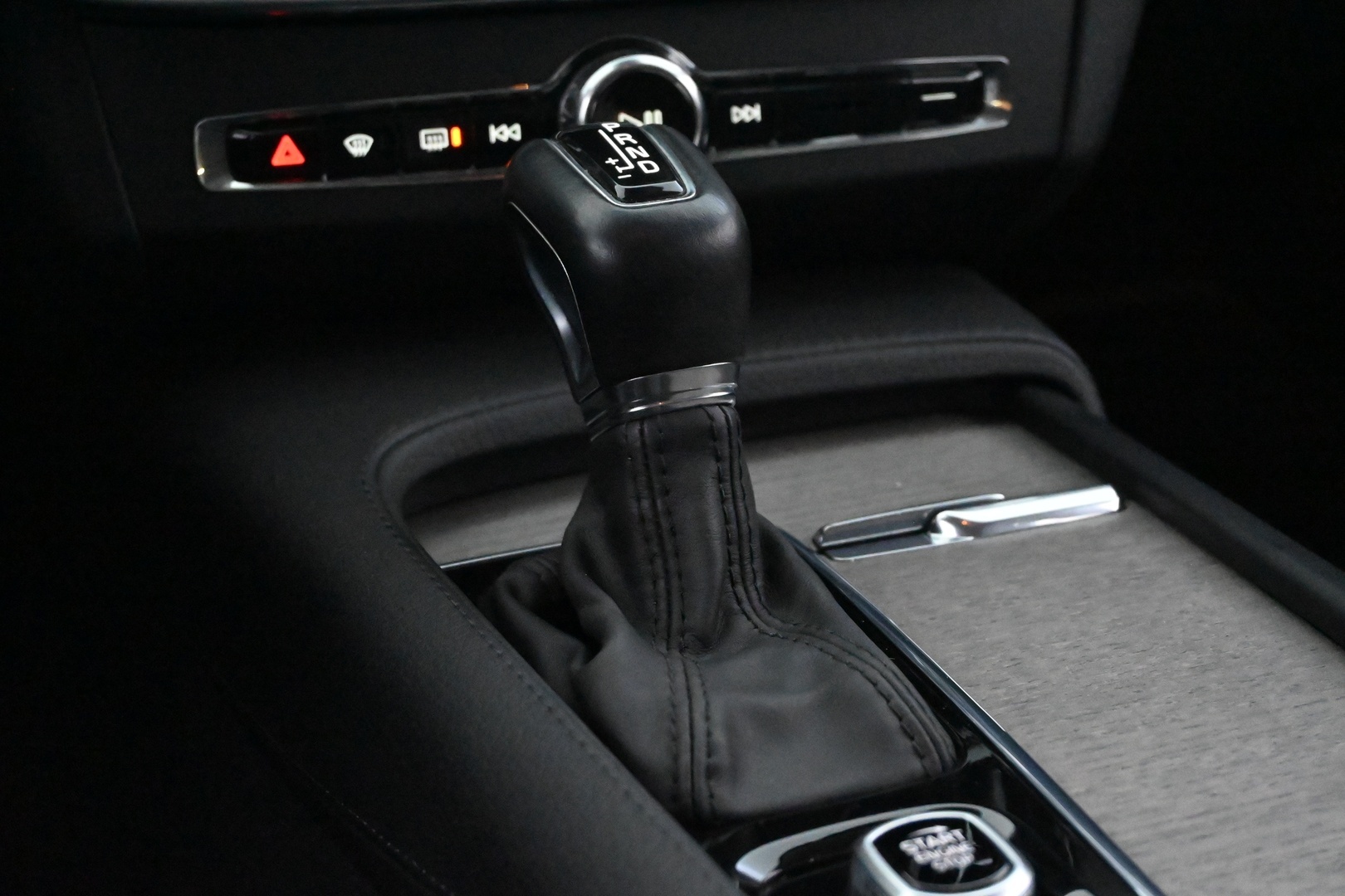 VOLVO V90 2021