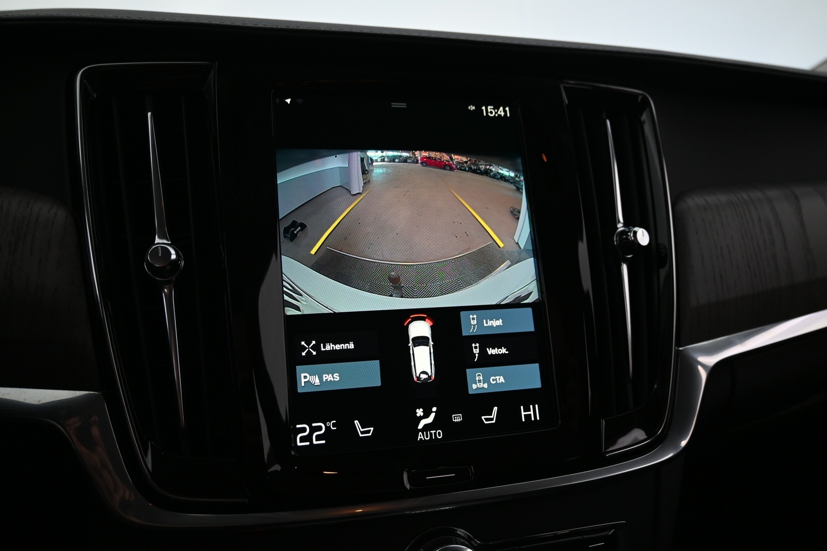 VOLVO V90 2021