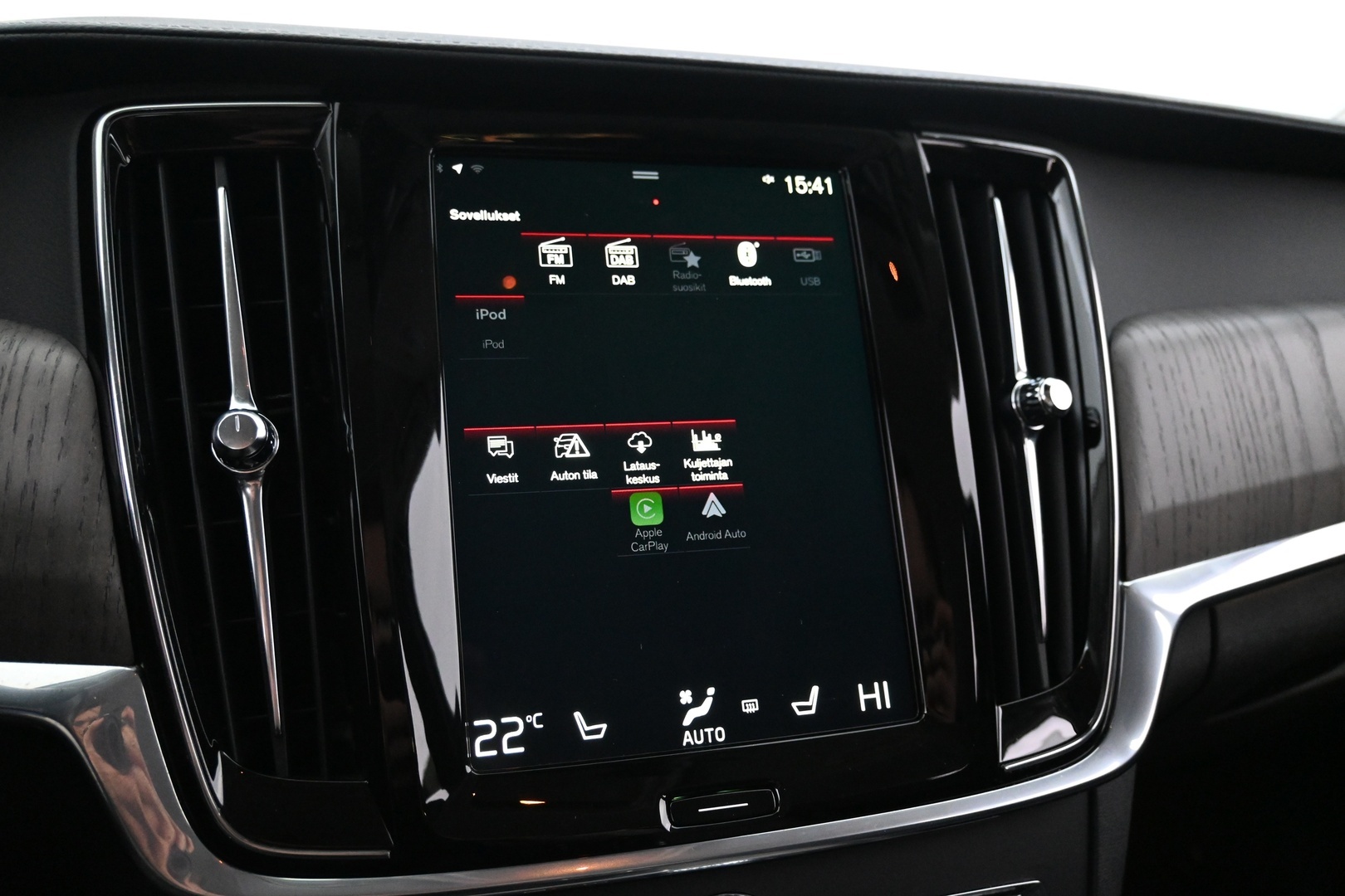 VOLVO V90 2021