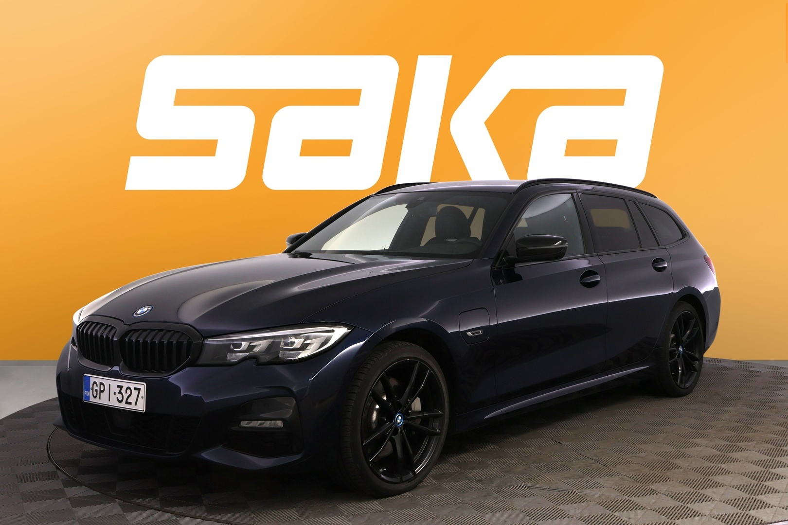 BMW 330 2022