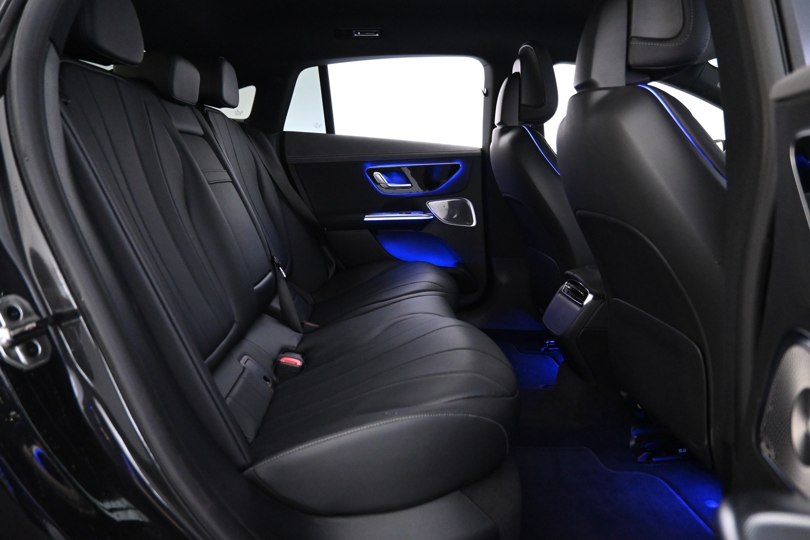 MERCEDES-BENZ EQE 2024