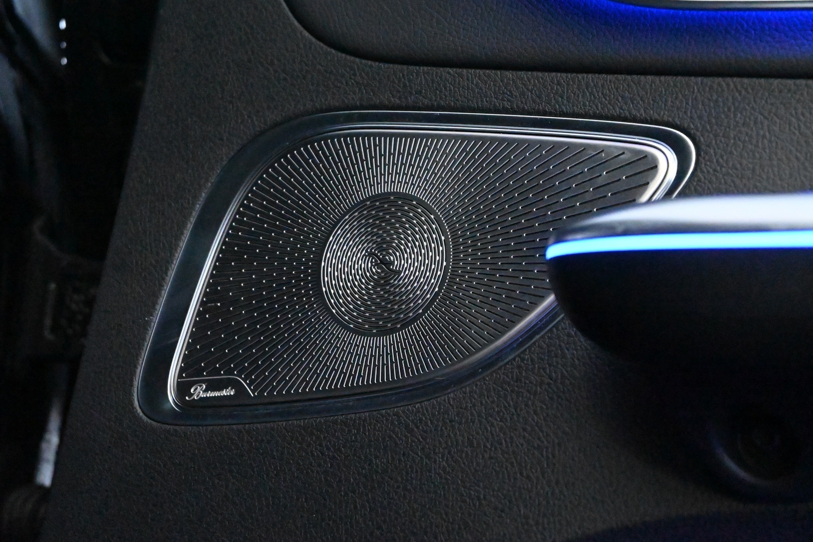 MERCEDES-BENZ EQE 2024