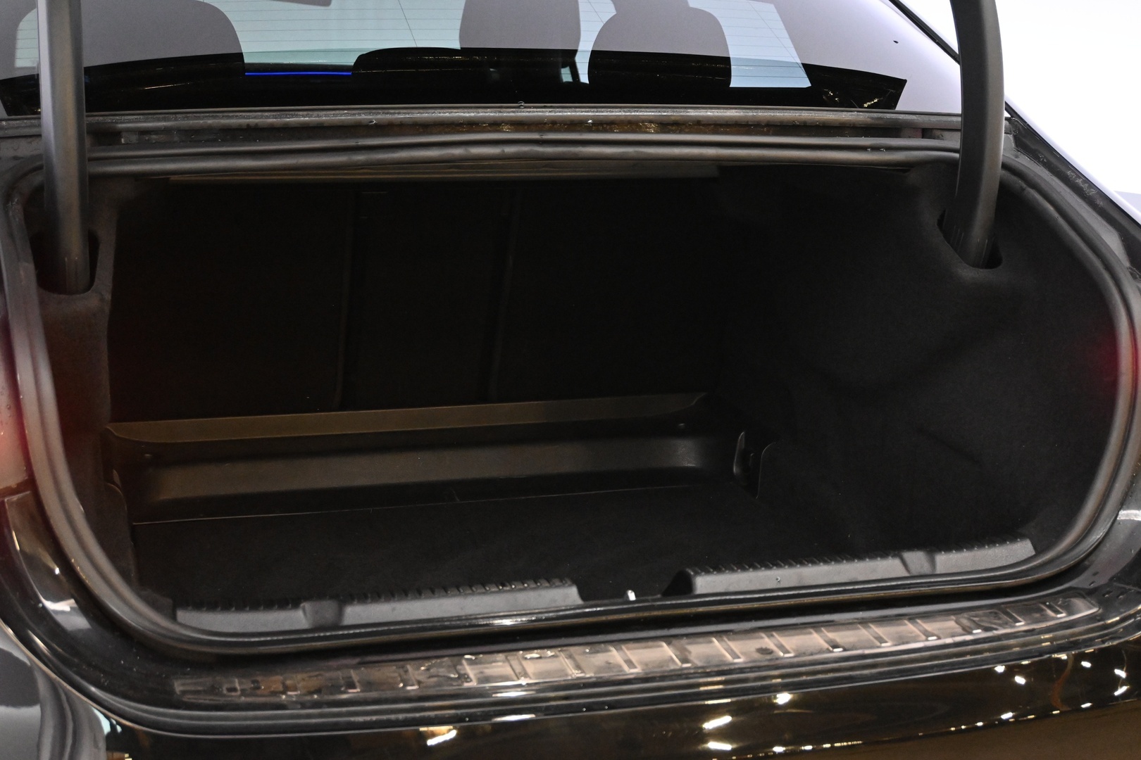 MERCEDES-BENZ EQE 2024