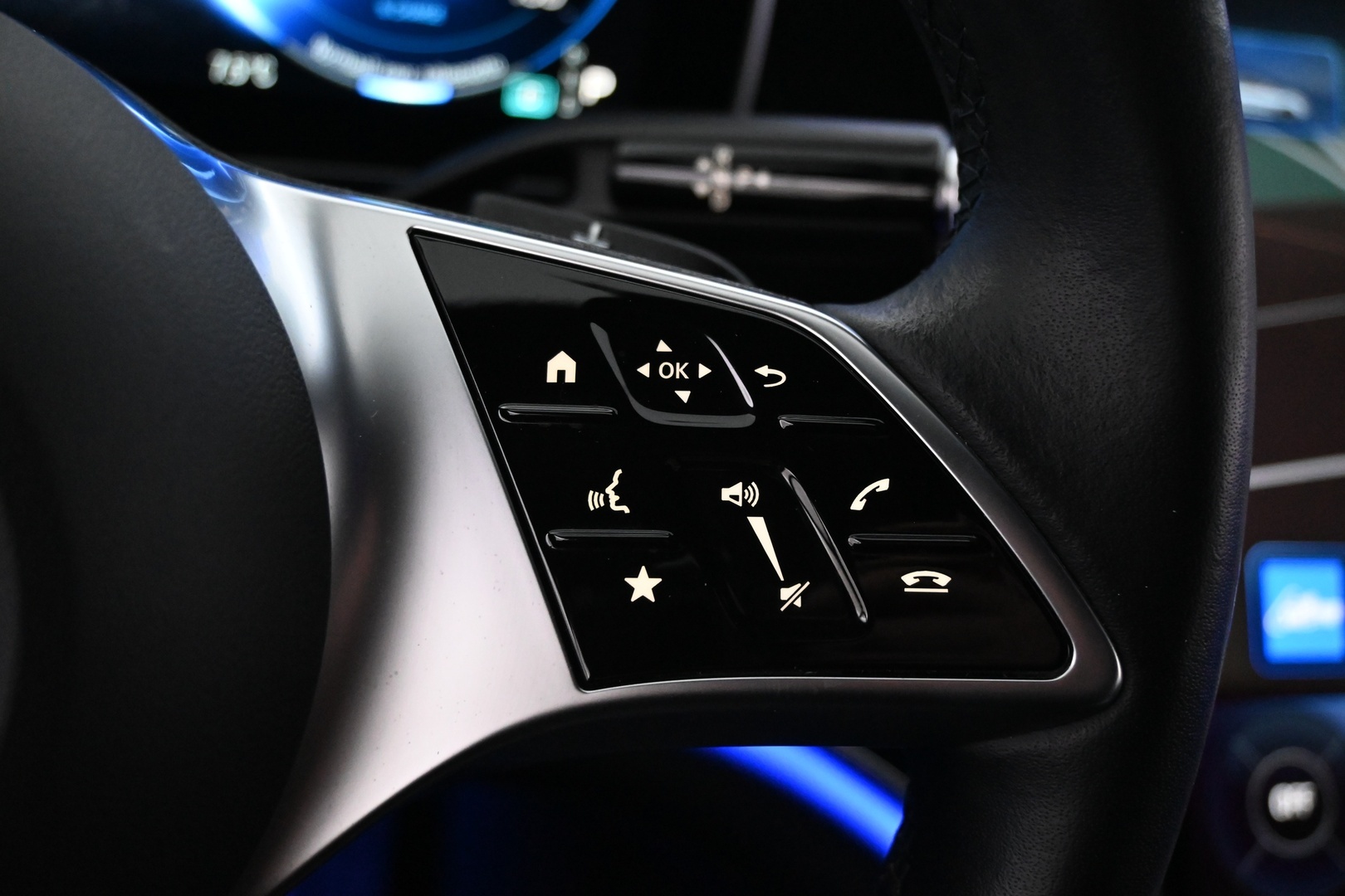 MERCEDES-BENZ EQE 2024