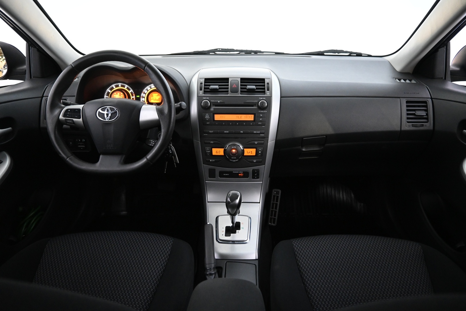 TOYOTA Corolla 2010