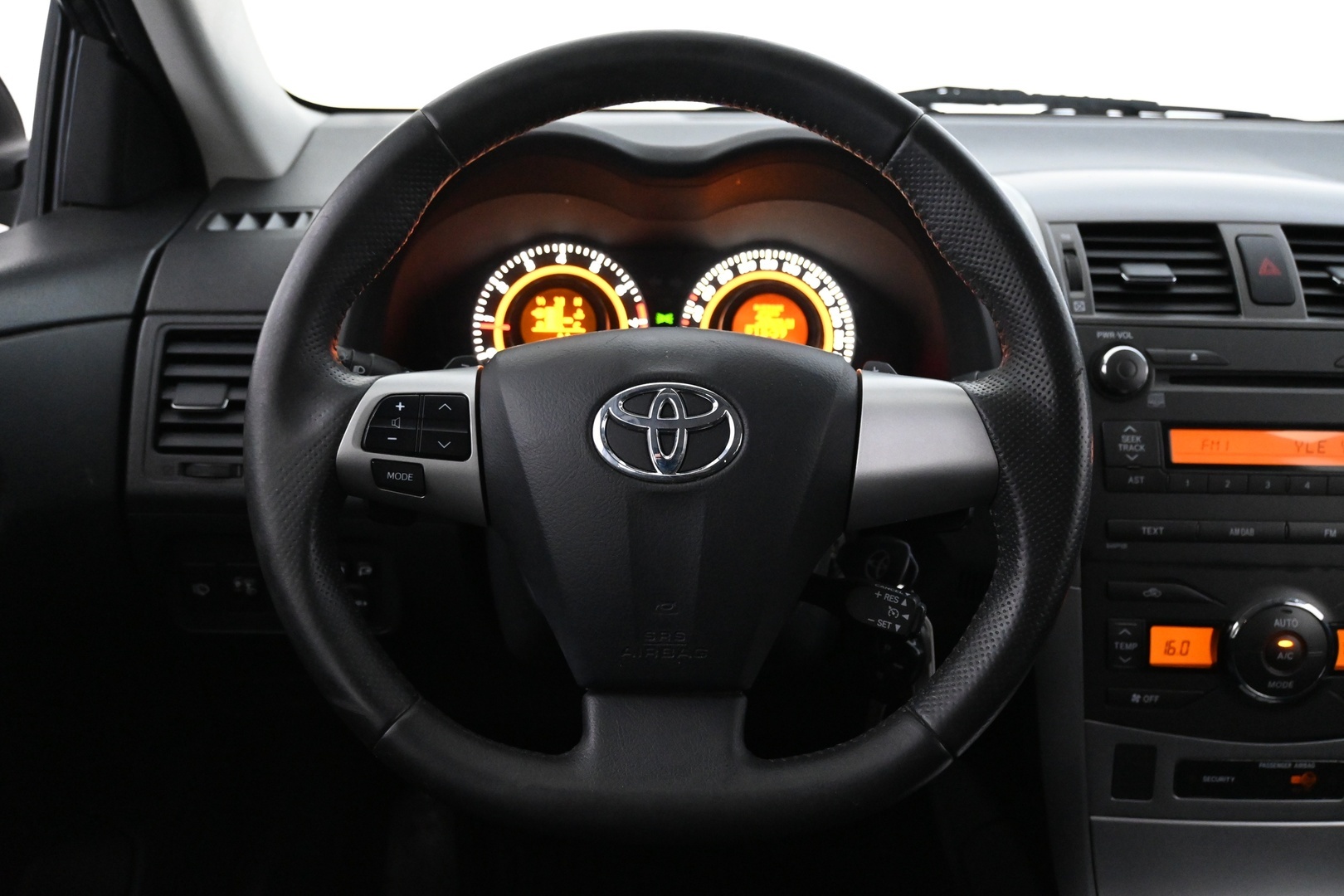 TOYOTA Corolla 2010