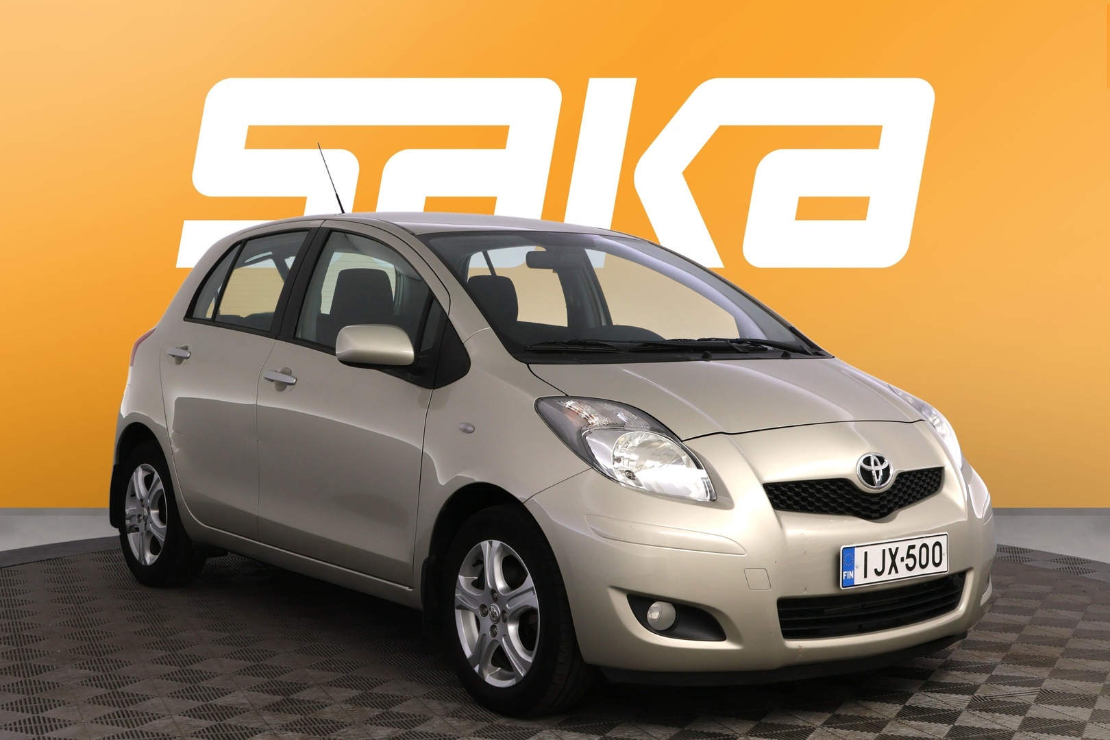 TOYOTA Yaris 2011