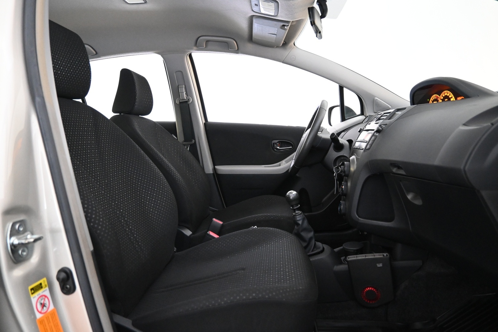 TOYOTA Yaris 2011