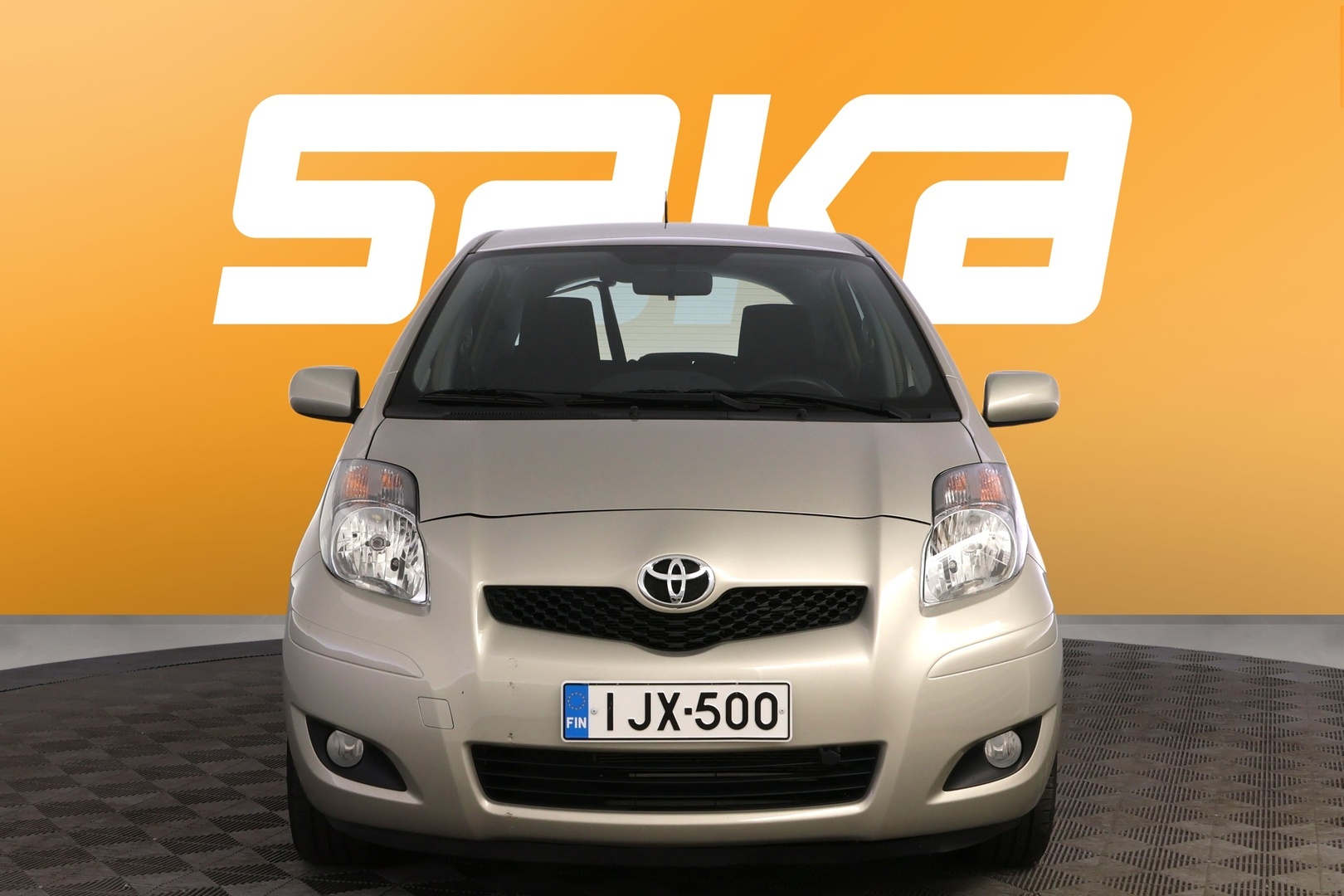 TOYOTA Yaris 2011