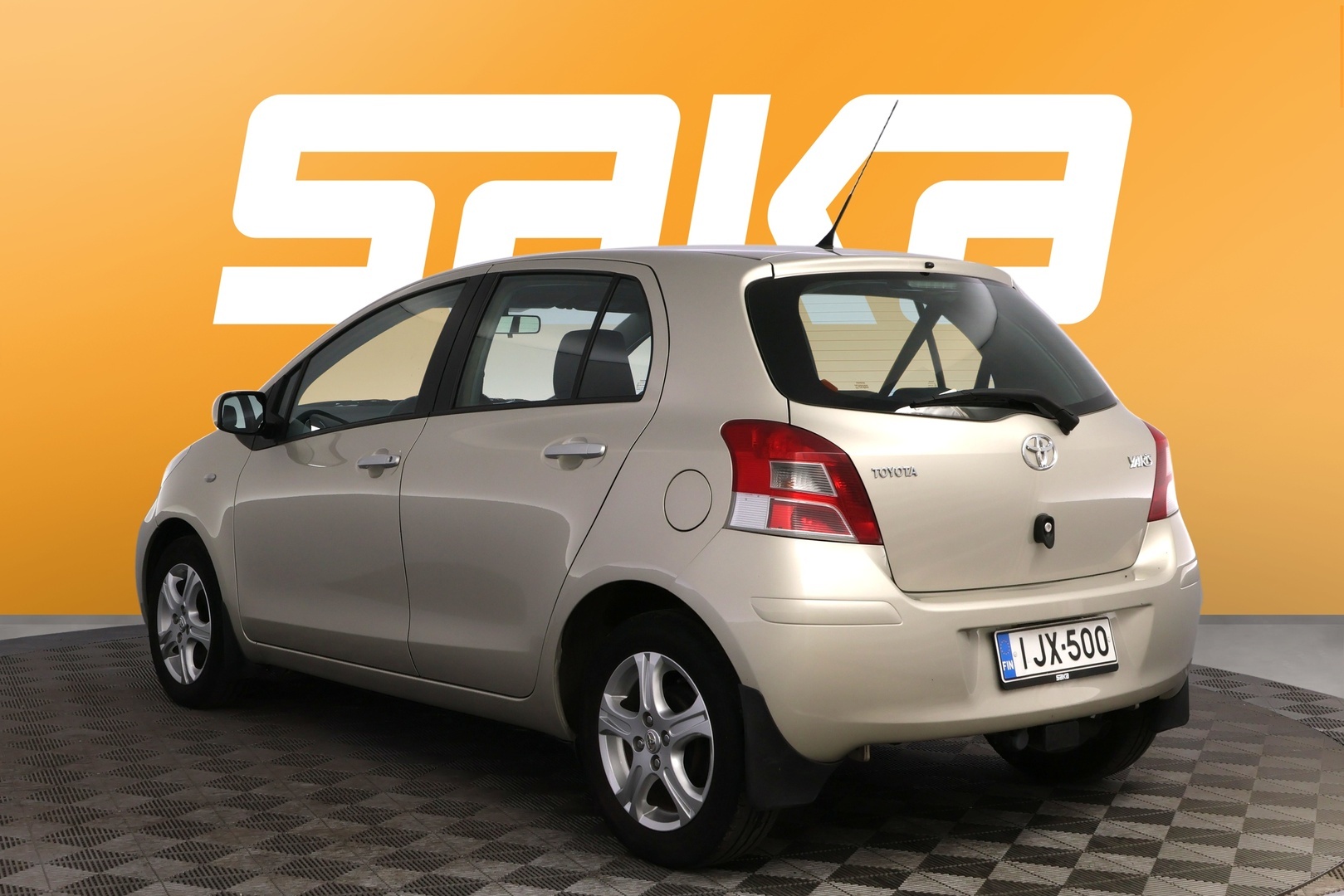 TOYOTA Yaris 2011