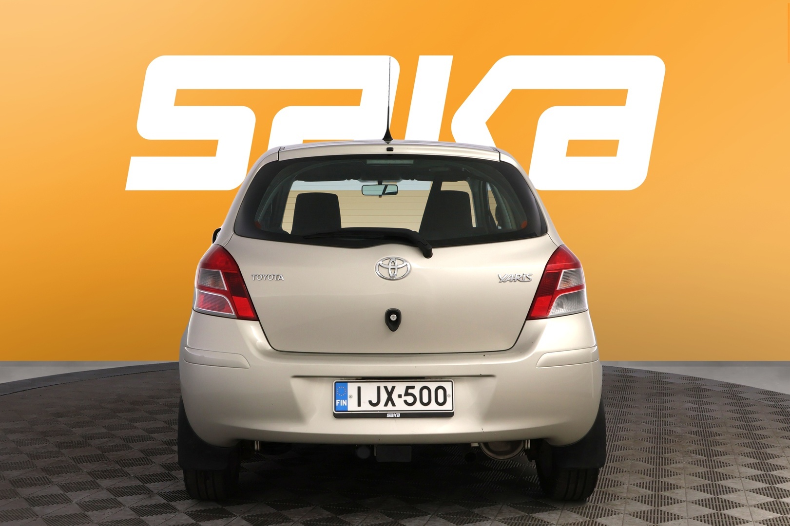 TOYOTA Yaris 2011
