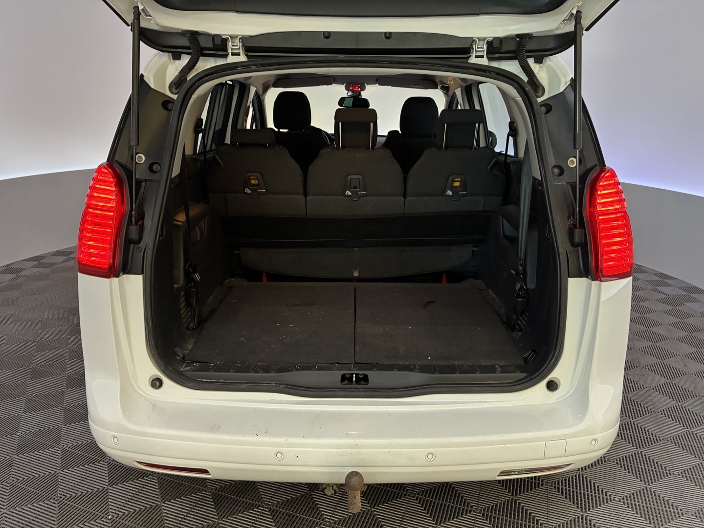 PEUGEOT 5008 2016