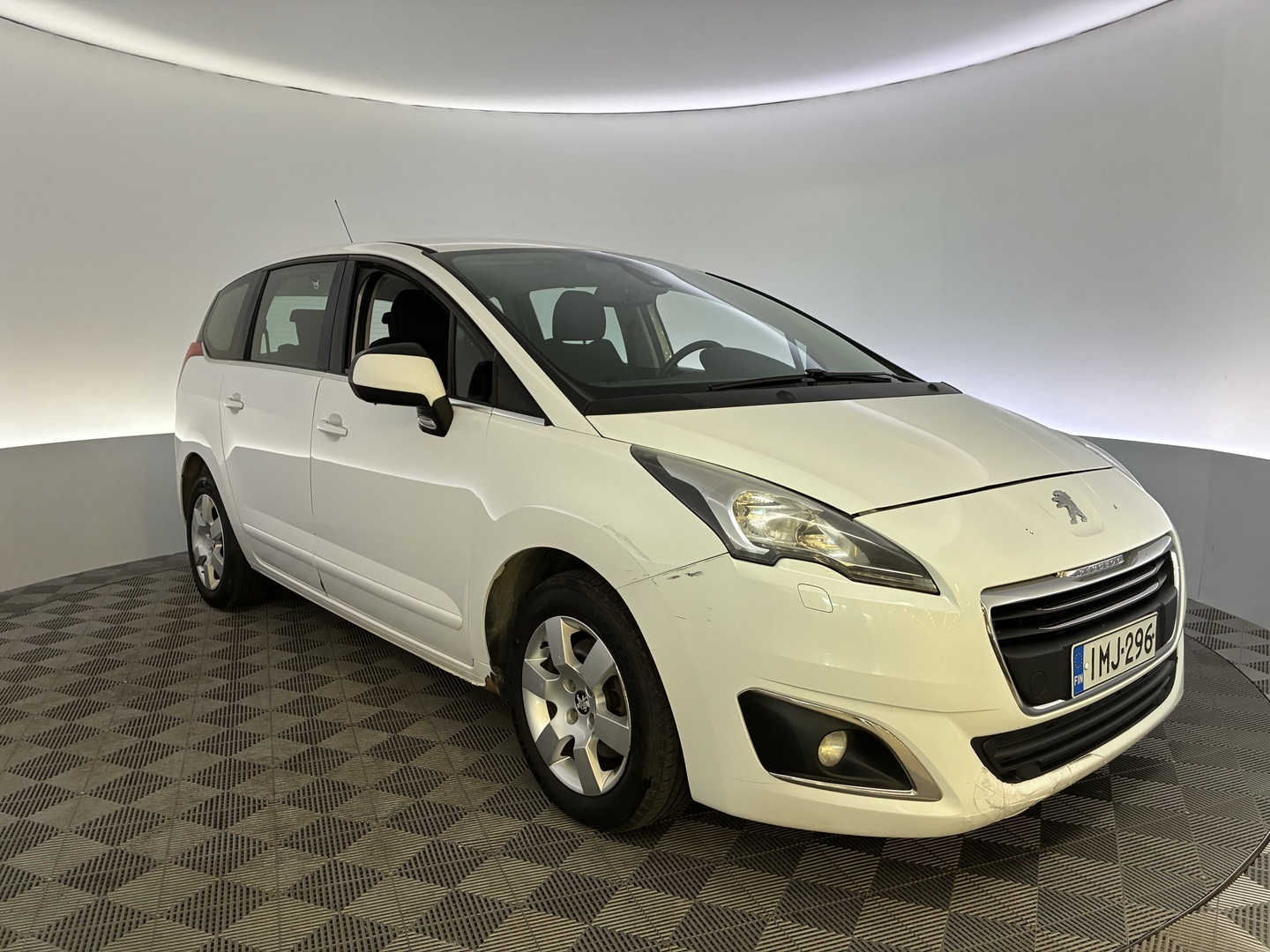 PEUGEOT 5008 2016