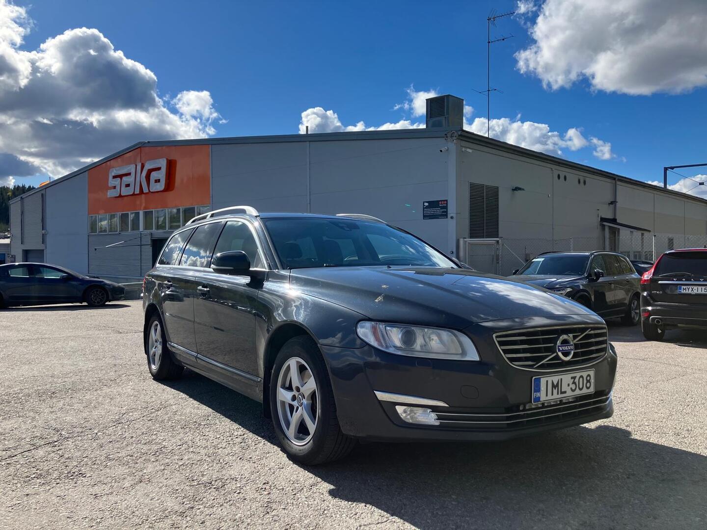 VOLVO V70 2015
